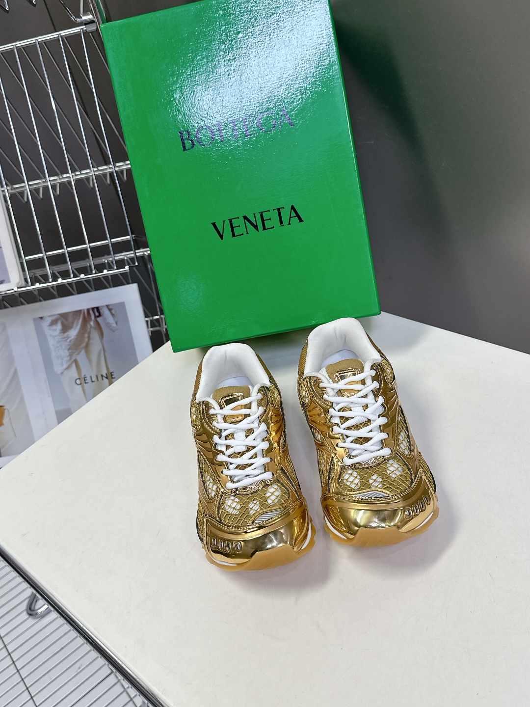  Bottega Veneta Orbit运动鞋 王一博 同款 情侣款老爹鞋
Runner运动鞋，采用轻