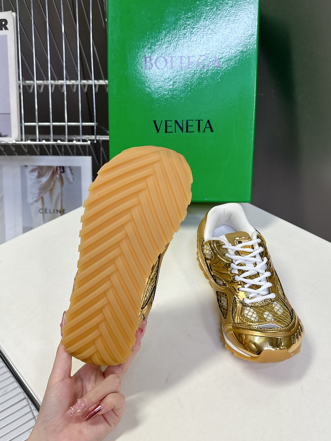  Bottega Veneta Orbit运动鞋 王一博 同款 情侣款老爹鞋
Runner运动鞋，采用轻