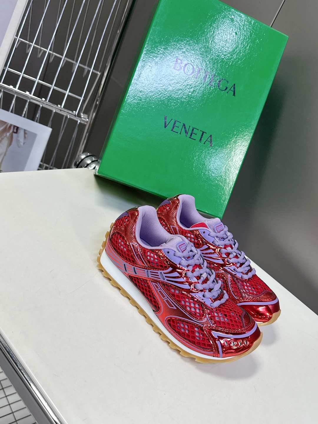  Bottega Veneta Orbit运动鞋 王一博 同款 情侣款老爹鞋
Runner运动鞋，采用轻