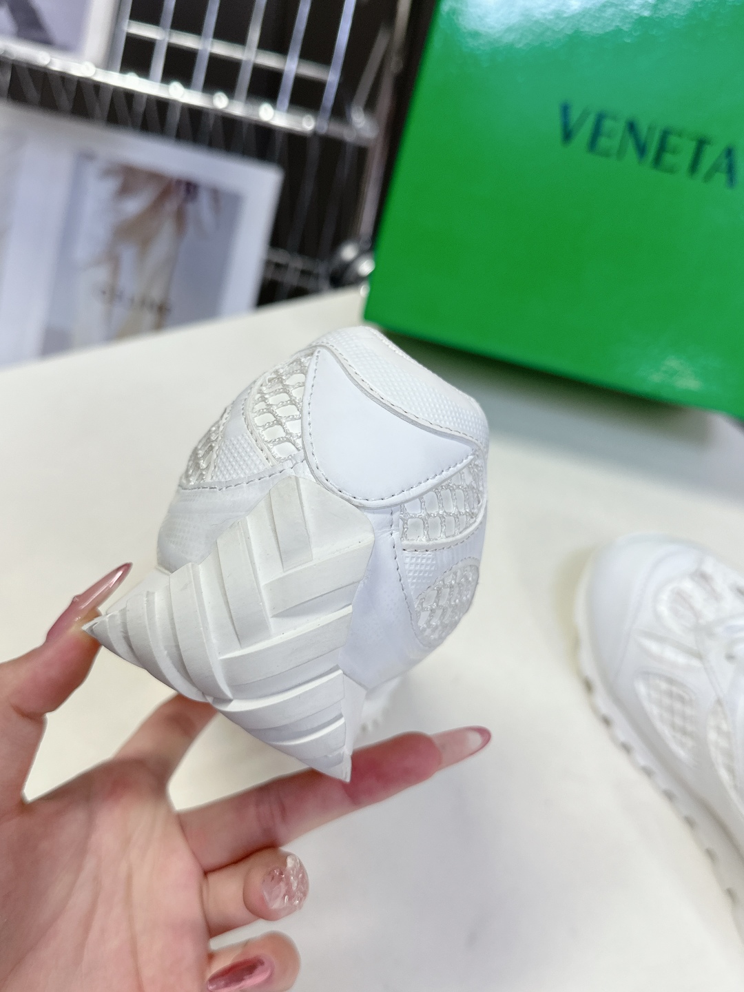  Bottega Veneta Orbit运动鞋 王一博 同款 情侣款老爹鞋
Runner运动鞋，采用轻