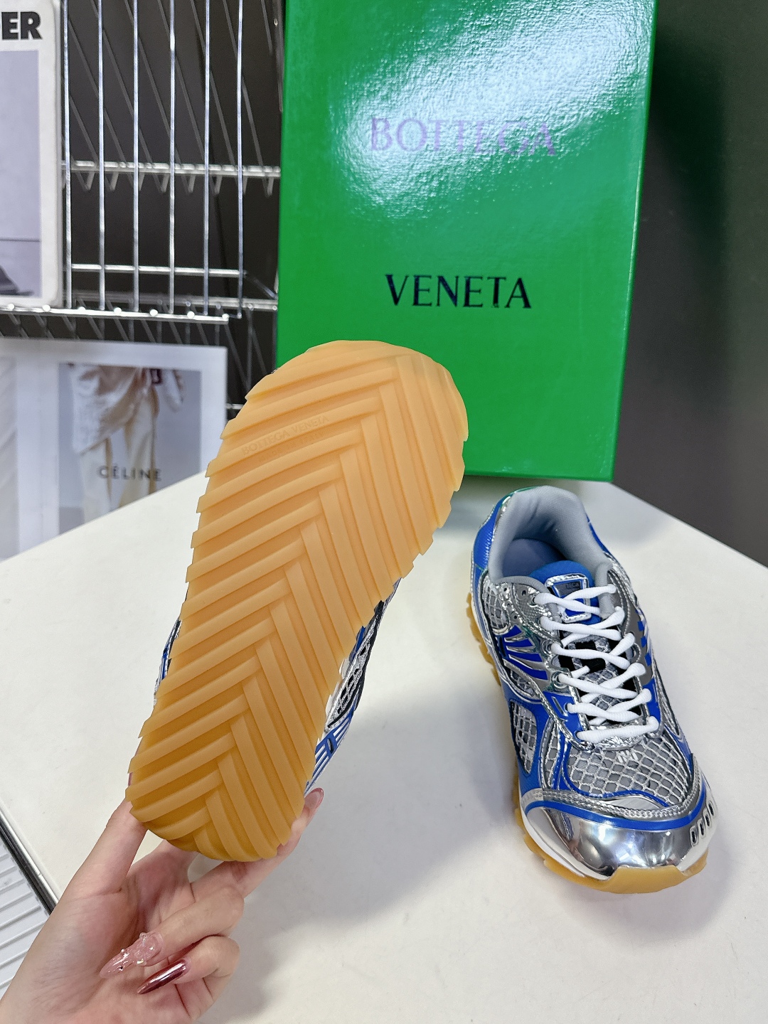  Bottega Veneta Orbit运动鞋 王一博 同款 情侣款老爹鞋
Runner运动鞋，采用轻