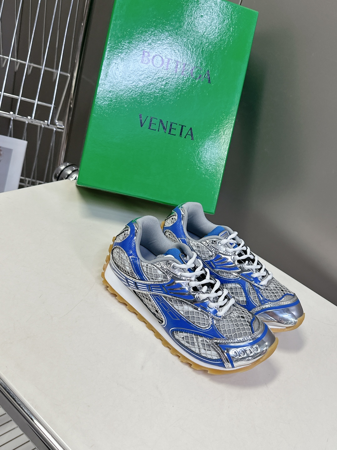  Bottega Veneta Orbit运动鞋 王一博 同款 情侣款老爹鞋
Runner运动鞋，采用轻
