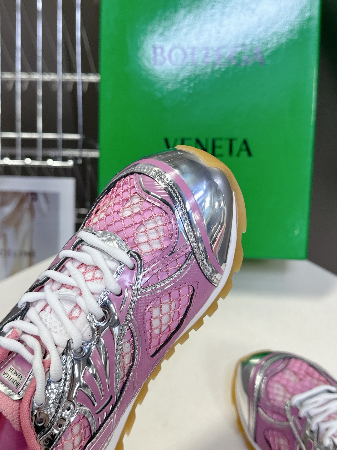  Bottega Veneta Orbit运动鞋 王一博 同款 情侣款老爹鞋
Runner运动鞋，采用轻