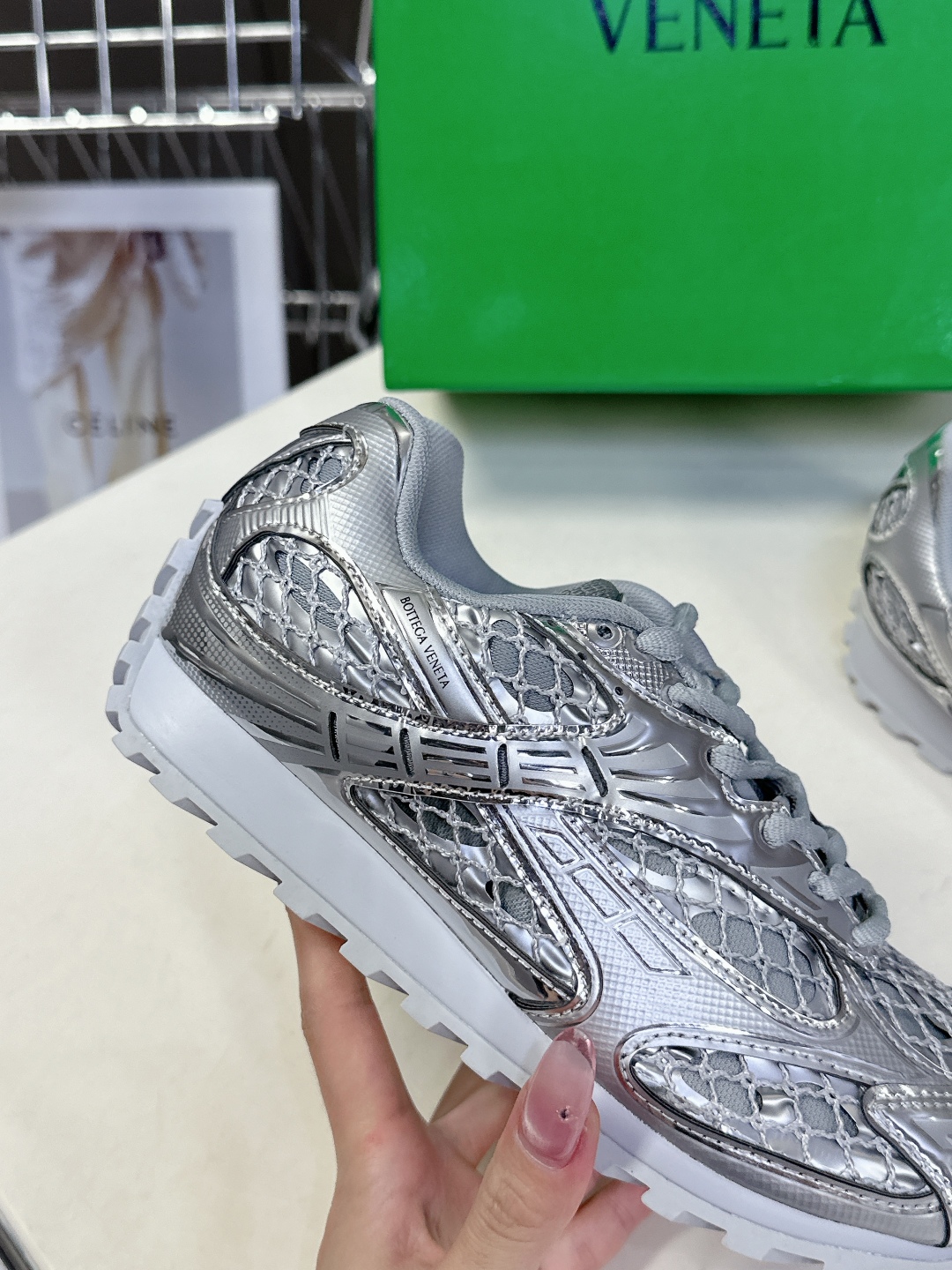  Bottega Veneta Orbit运动鞋 王一博 同款 情侣款老爹鞋
Runner运动鞋，采用轻