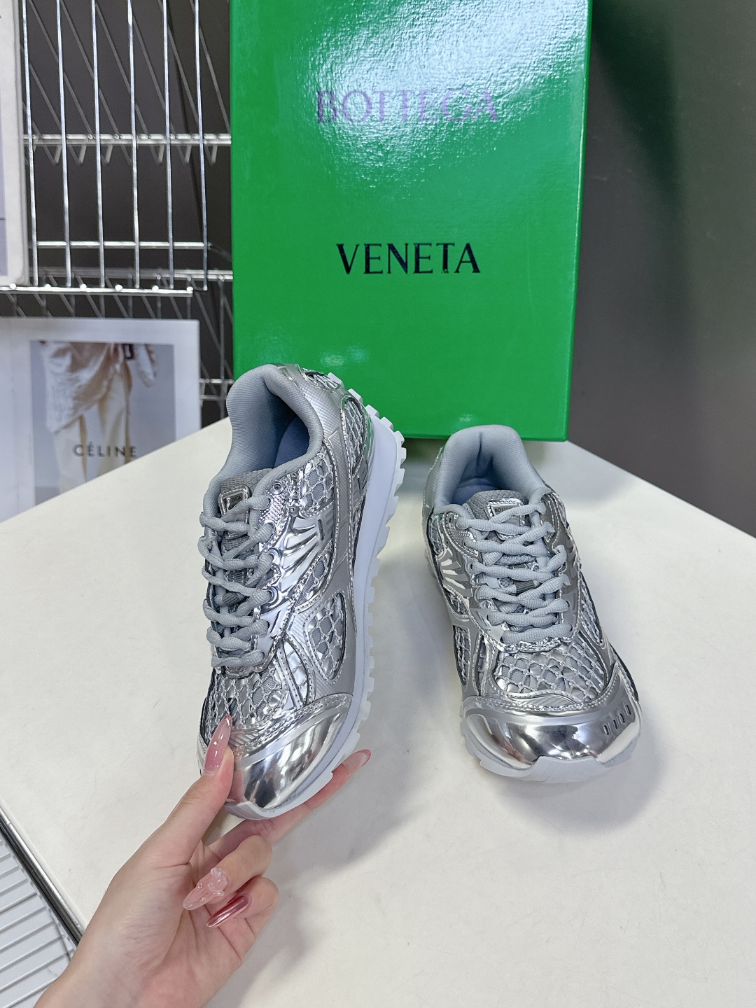  Bottega Veneta Orbit运动鞋 王一博 同款 情侣款老爹鞋
Runner运动鞋，采用轻