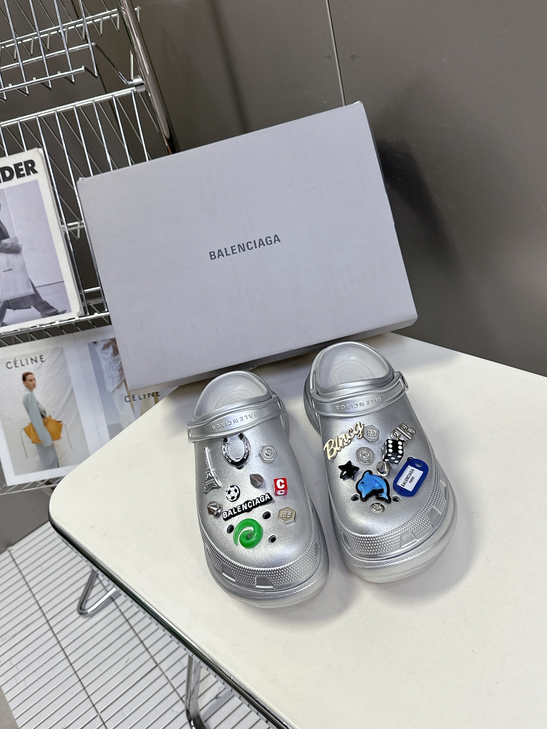 男装➕10 巴黎世家Balenciaga 春夏最新情侣款洞洞鞋，25春季新款黑马单品,海内外时尚博主纷纷