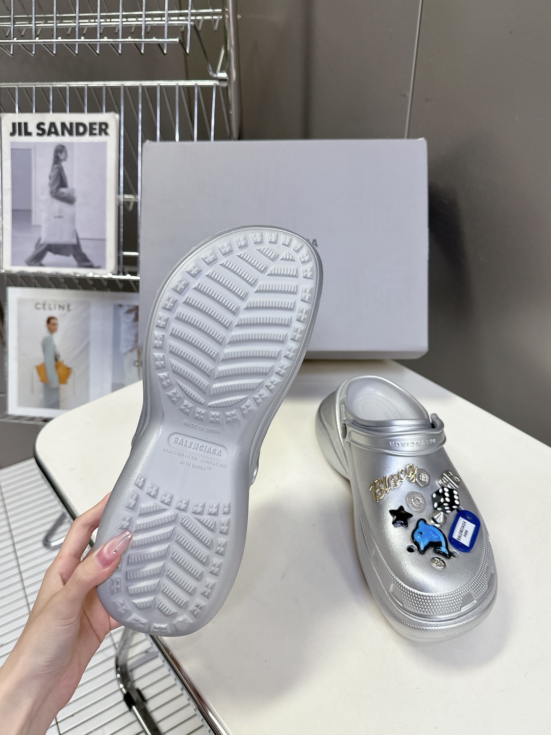 男装➕10 巴黎世家Balenciaga 春夏最新情侣款洞洞鞋，25春季新款黑马单品,海内外时尚博主纷纷
