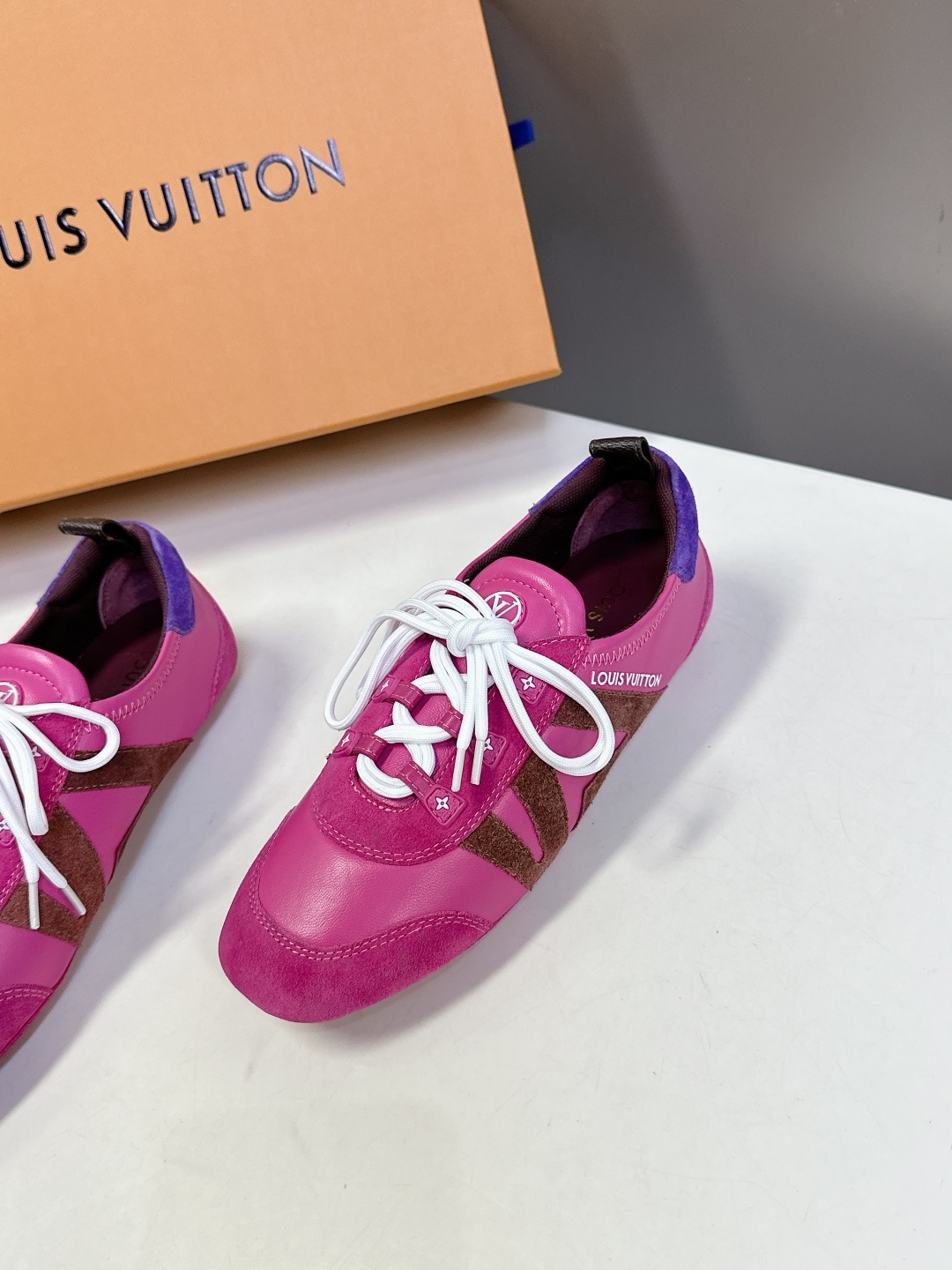 Louis Vuitton路易威登驴牌春夏Sneakerina系列 芭蕾运动鞋 德训鞋 平底鞋 原版三