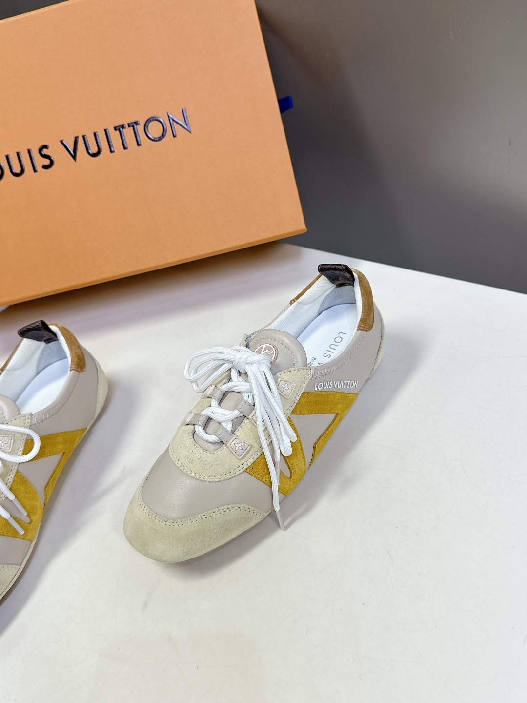 Louis Vuitton路易威登驴牌春夏Sneakerina系列 芭蕾运动鞋 德训鞋 平底鞋 原版三