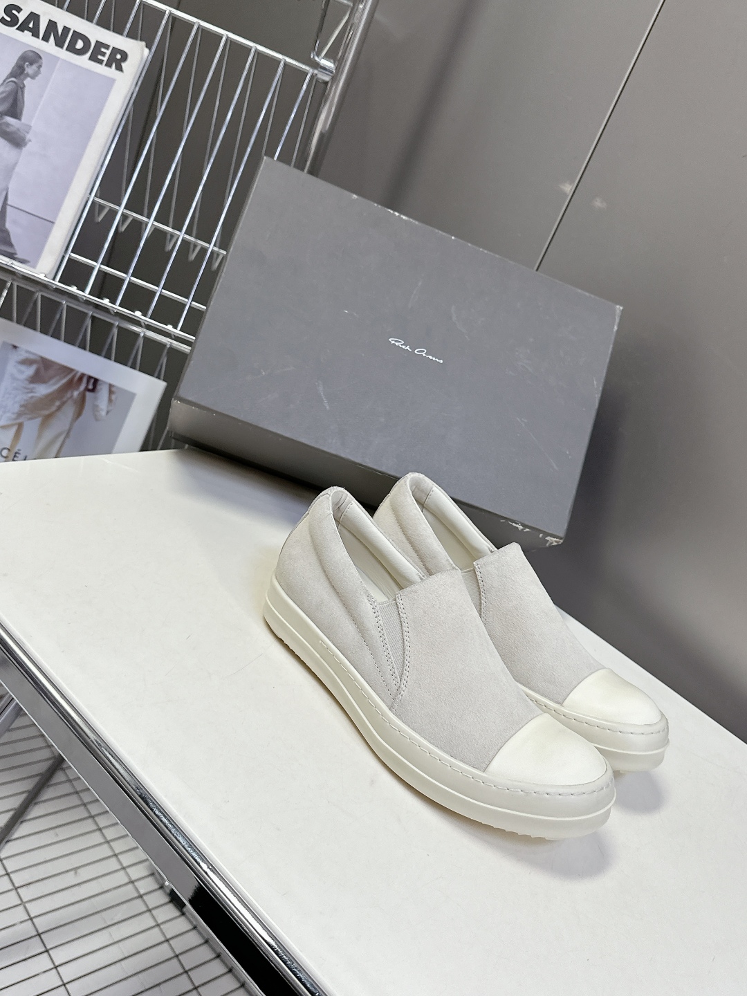 男➕10 RO欧文斯Rickowens 主线情侣款西瓜头一脚蹬
     经典永不过时版型 超多时尚博主