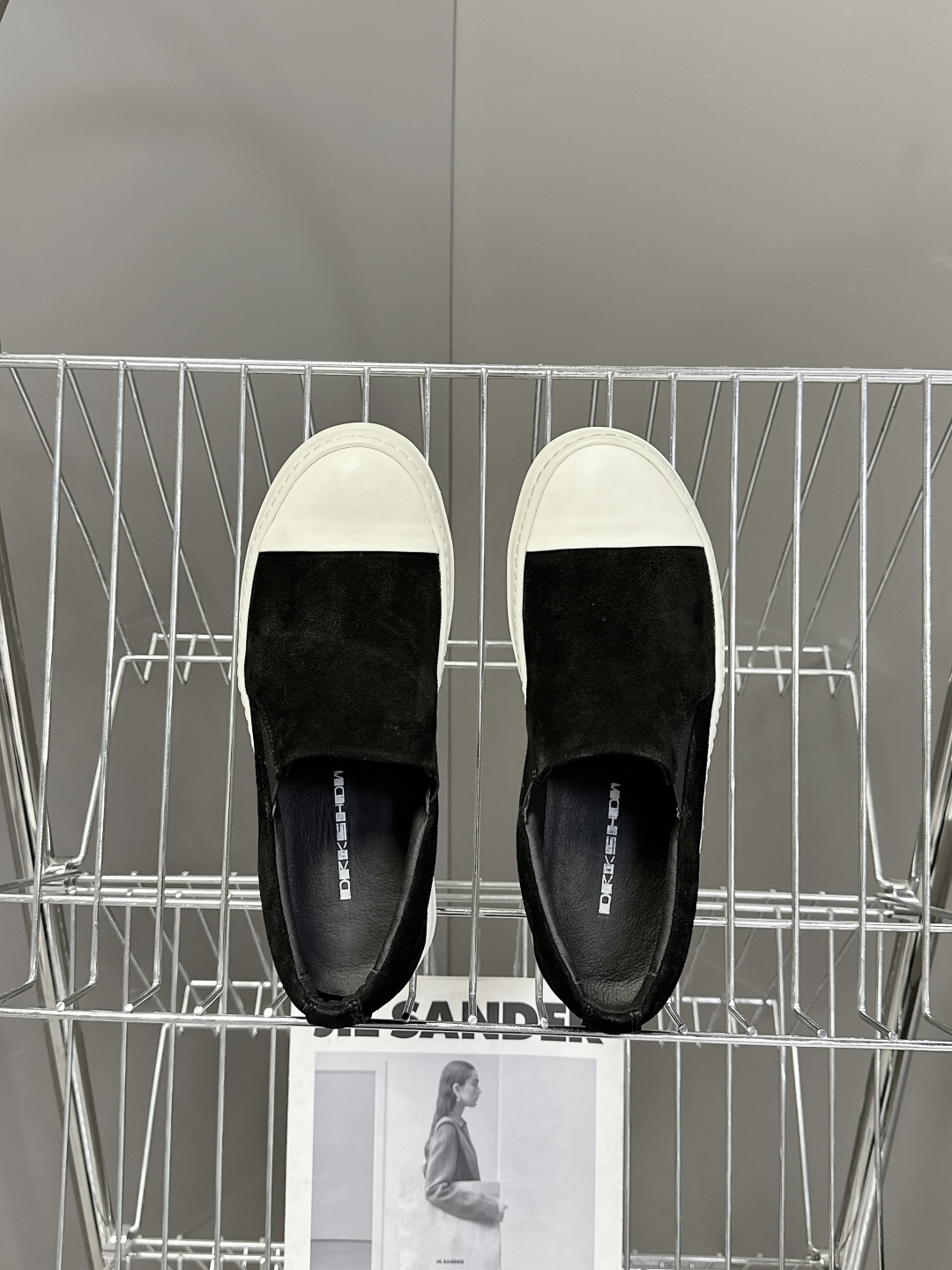 男➕10 RO欧文斯Rickowens 主线情侣款西瓜头一脚蹬
     经典永不过时版型 超多时尚博主
