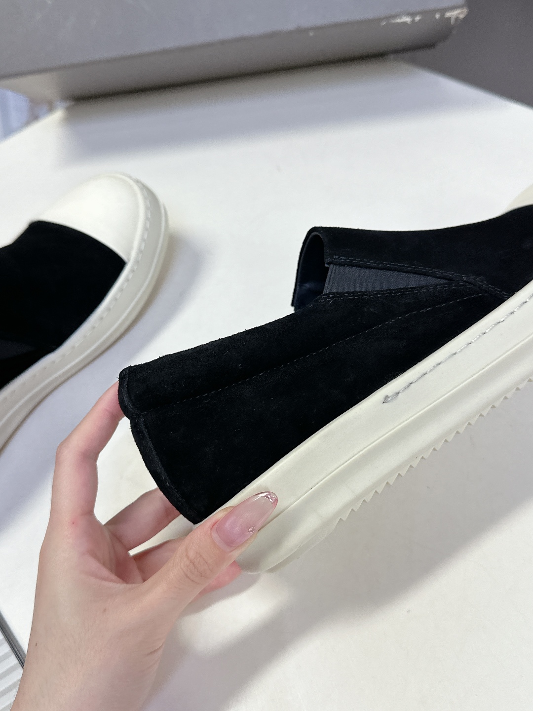 男➕10 RO欧文斯Rickowens 主线情侣款西瓜头一脚蹬
     经典永不过时版型 超多时尚博主