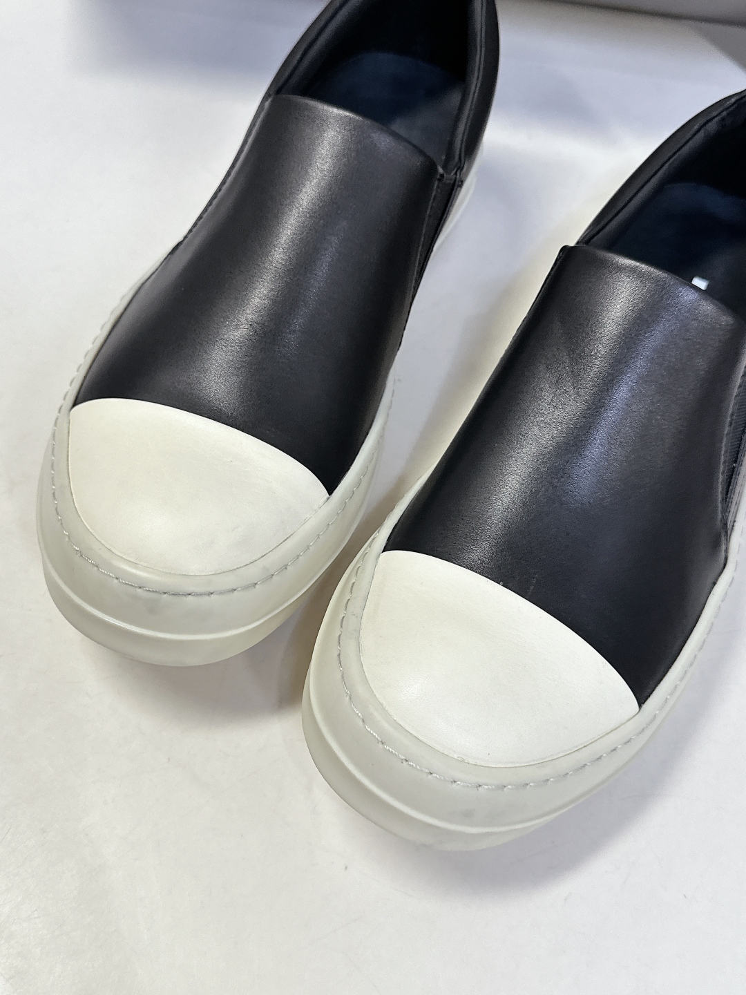 男➕10 RO欧文斯Rickowens 主线情侣款西瓜头一脚蹬
     经典永不过时版型 超多时尚博主