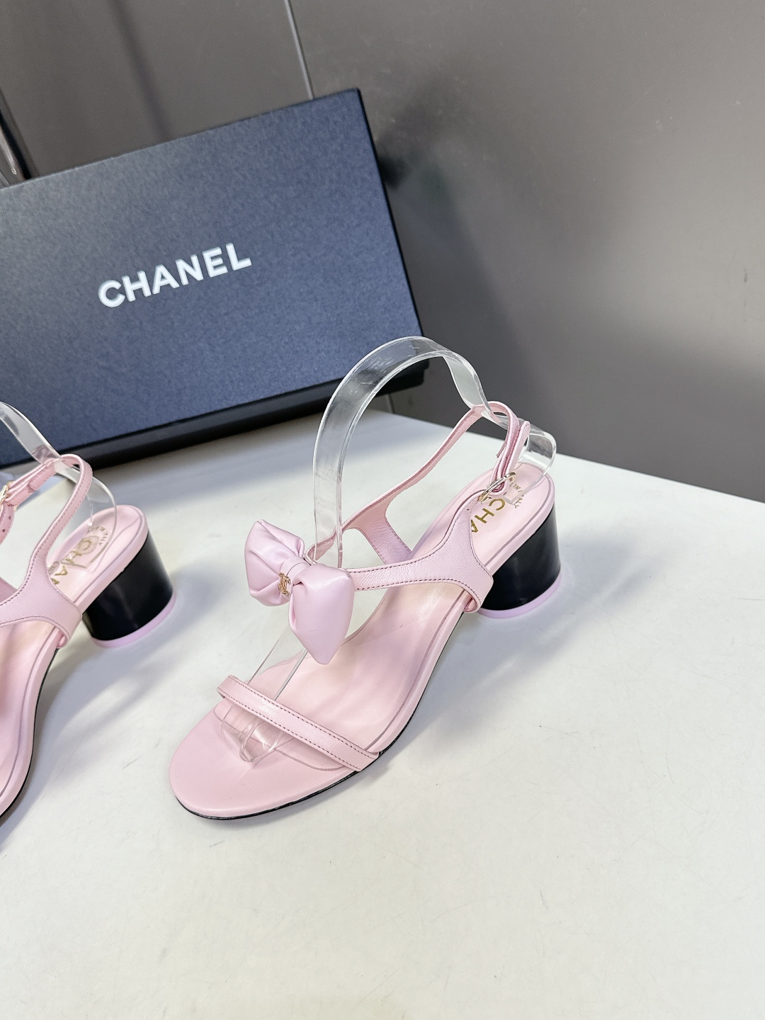 chanel香奈儿春夏最新款蝴蝶结凉鞋 超多网红时尚博主种草 夏天必备 柜柜原版购入完美复刻 手工包扎