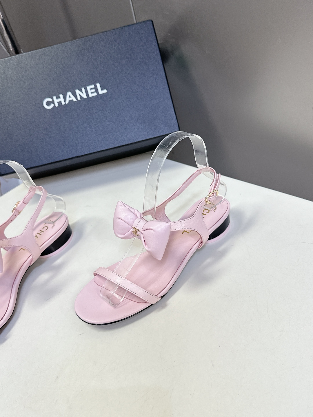  chanel香奈儿春夏最新款蝴蝶结凉鞋 超多网红时尚博主种草 夏天必备 柜柜原版购入完美复刻 手工包扎