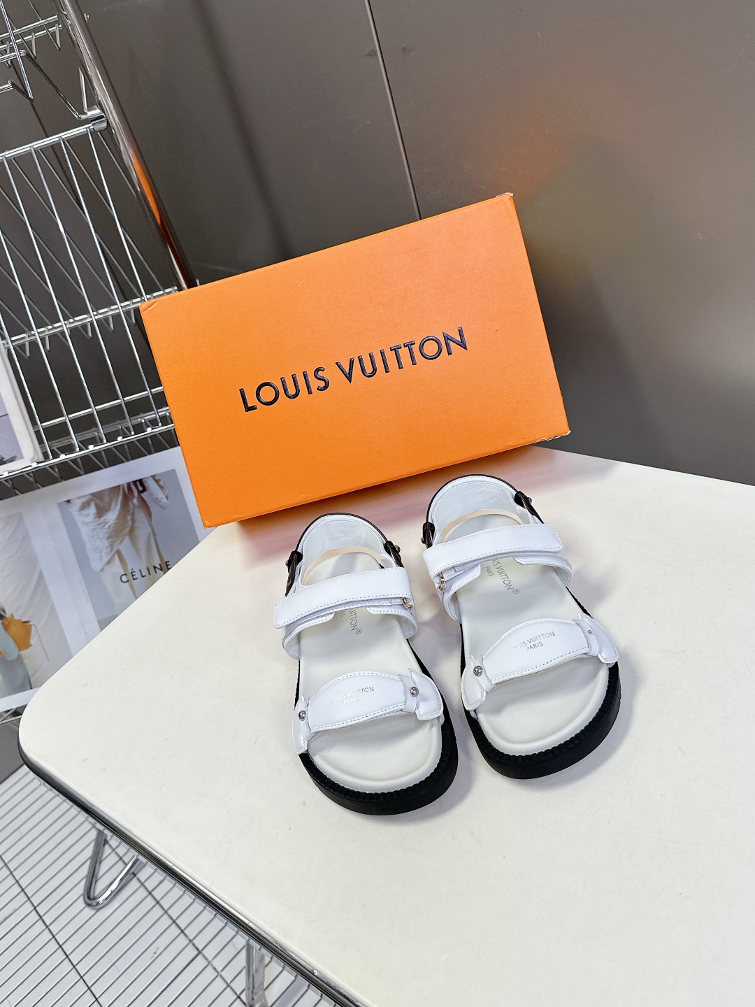  LV 路易威登春夏最新凉鞋硬货上新🆕

❥BS代购级别！高级感十足！国内外博主刷爆的一款，复古又时髦 