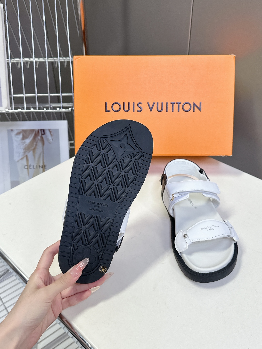  LV 路易威登春夏最新凉鞋硬货上新🆕

❥BS代购级别！高级感十足！国内外博主刷爆的一款，复古又时髦 