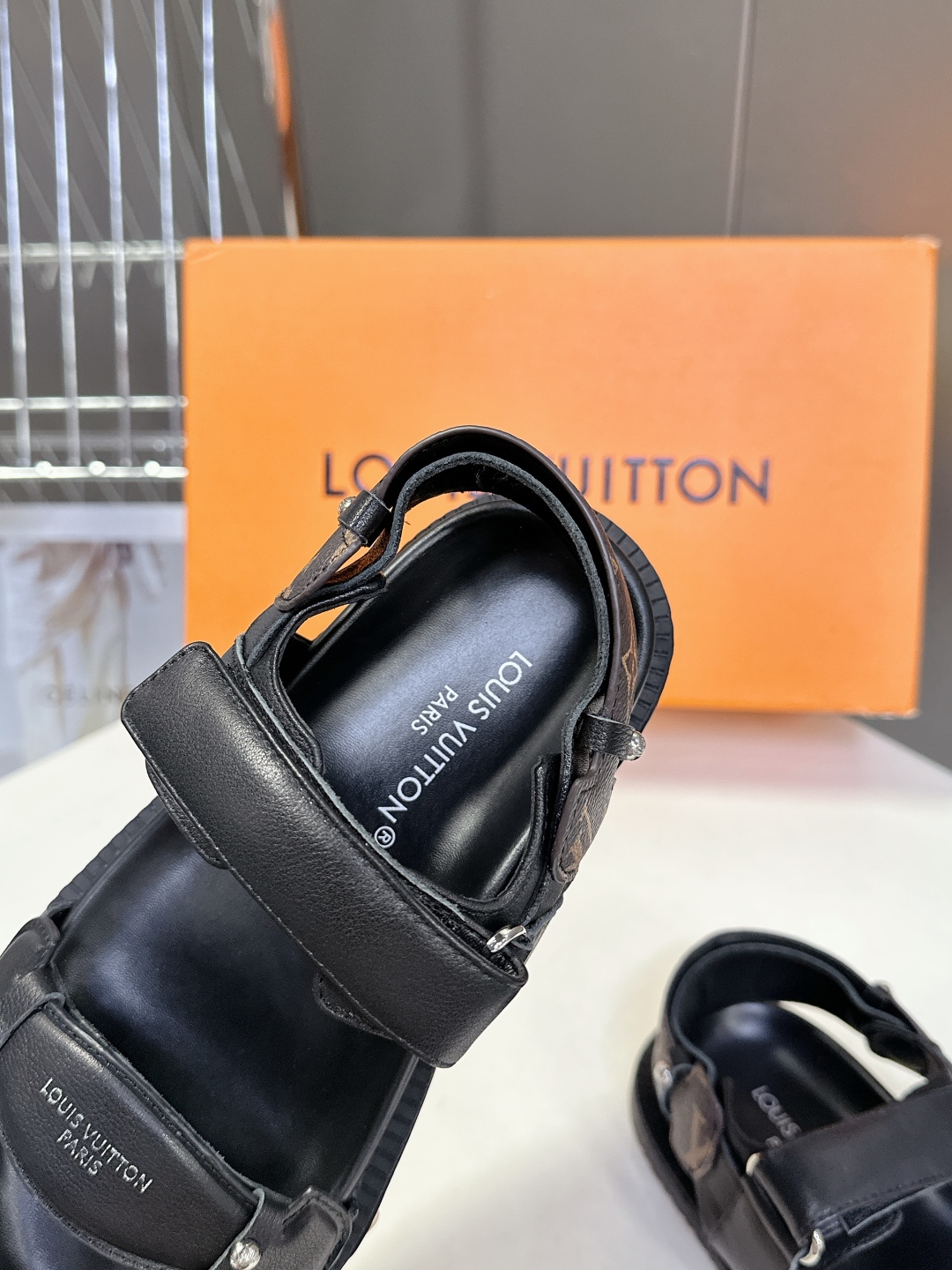  LV 路易威登春夏最新凉鞋硬货上新🆕

❥BS代购级别！高级感十足！国内外博主刷爆的一款，复古又时髦 