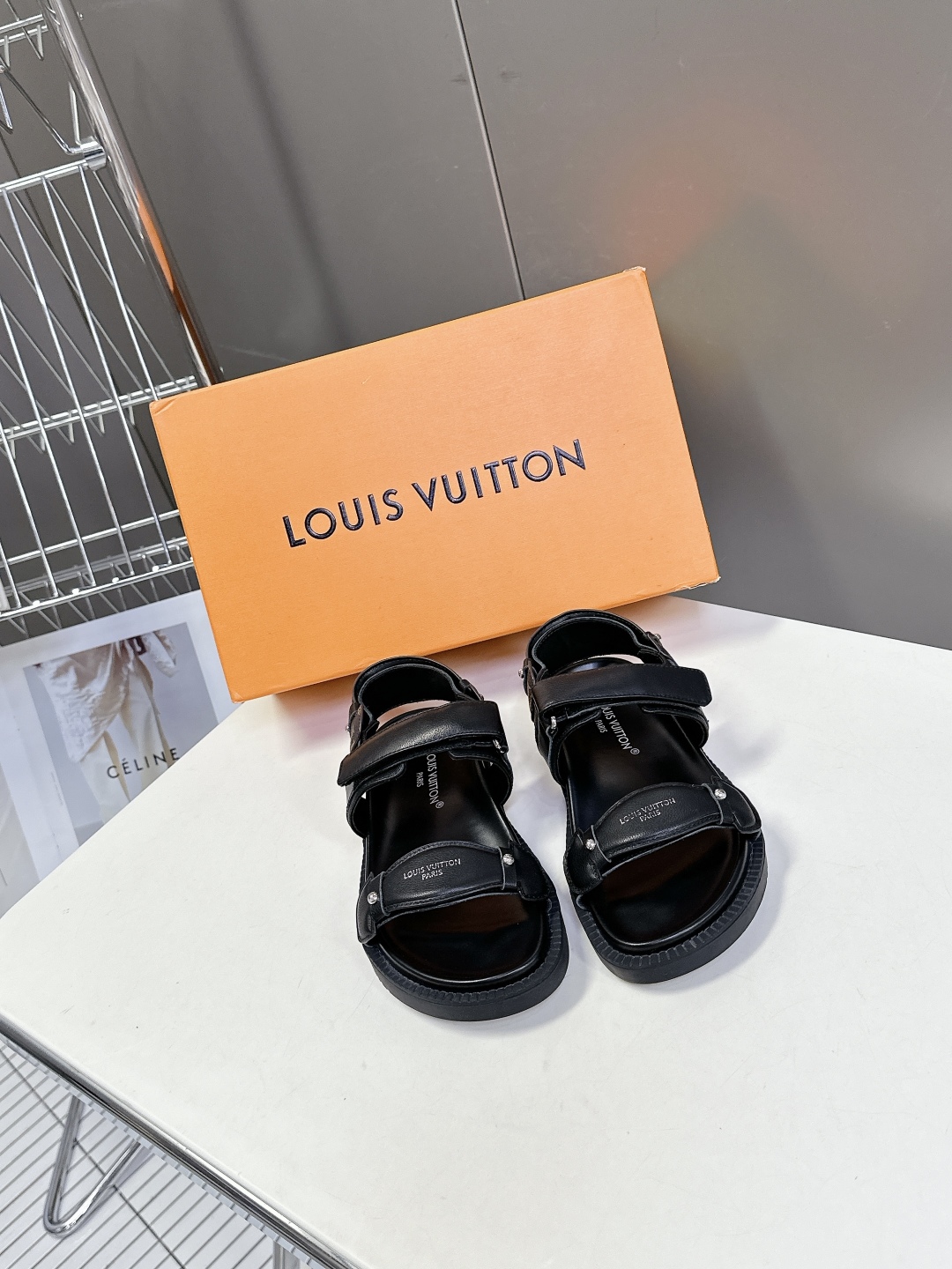  LV 路易威登春夏最新凉鞋硬货上新🆕

❥BS代购级别！高级感十足！国内外博主刷爆的一款，复古又时髦 