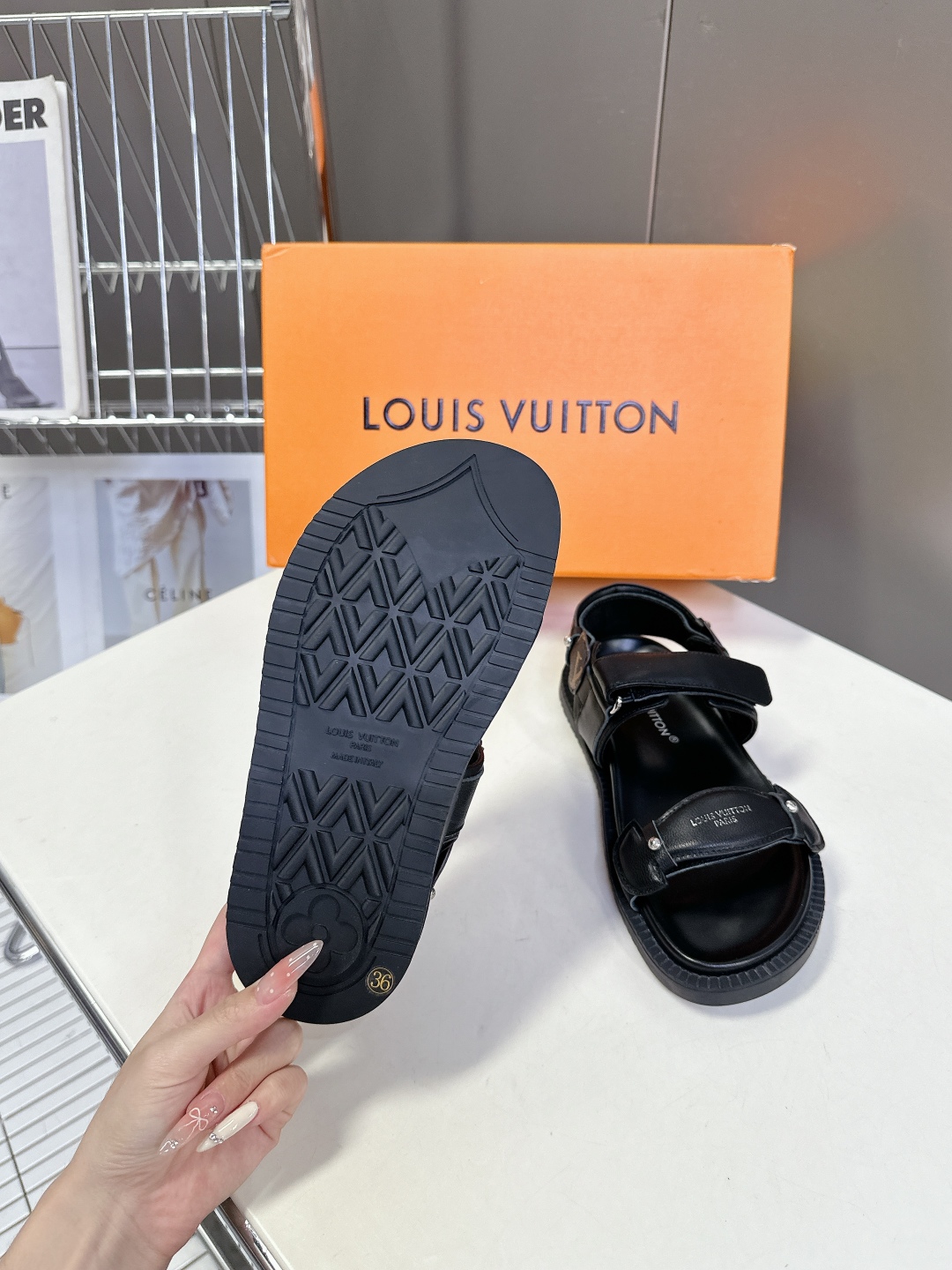  LV 路易威登春夏最新凉鞋硬货上新🆕

❥BS代购级别！高级感十足！国内外博主刷爆的一款，复古又时髦 