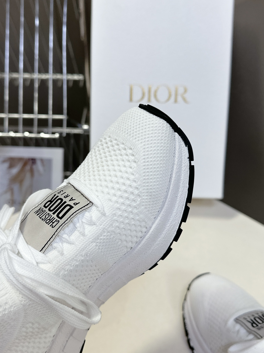  Dior迪奥春夏最新款飞织运动鞋 
      太古汇RMB7490购入开发 完美复刻 25SS出镜率