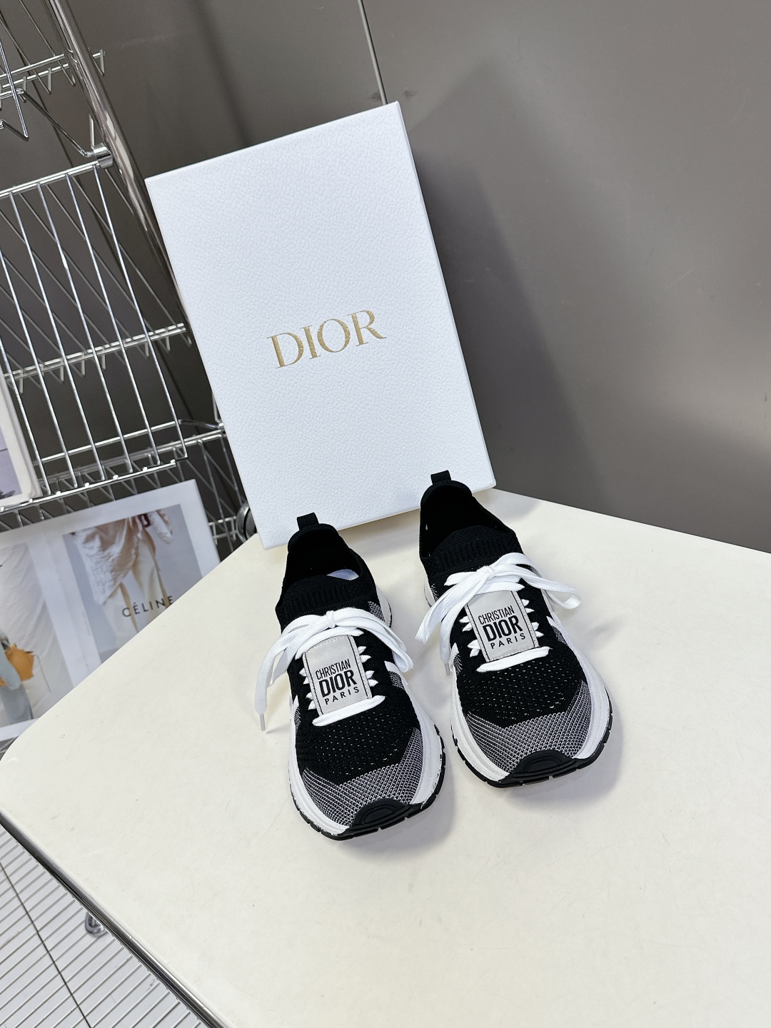  Dior迪奥春夏最新款飞织运动鞋 
      太古汇RMB7490购入开发 完美复刻 25SS出镜率