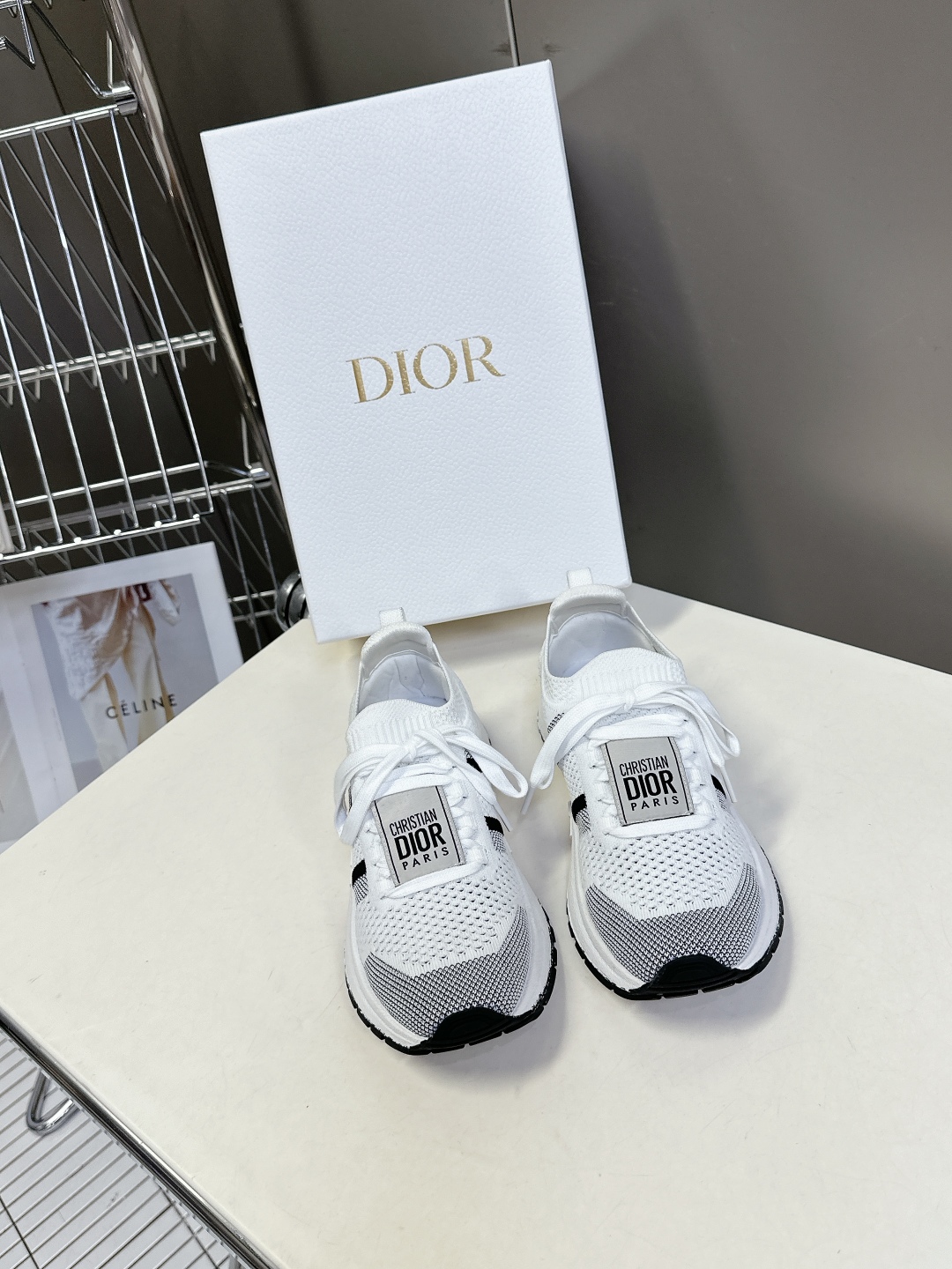  Dior迪奥春夏最新款飞织运动鞋 
      太古汇RMB7490购入开发 完美复刻 25SS出镜率
