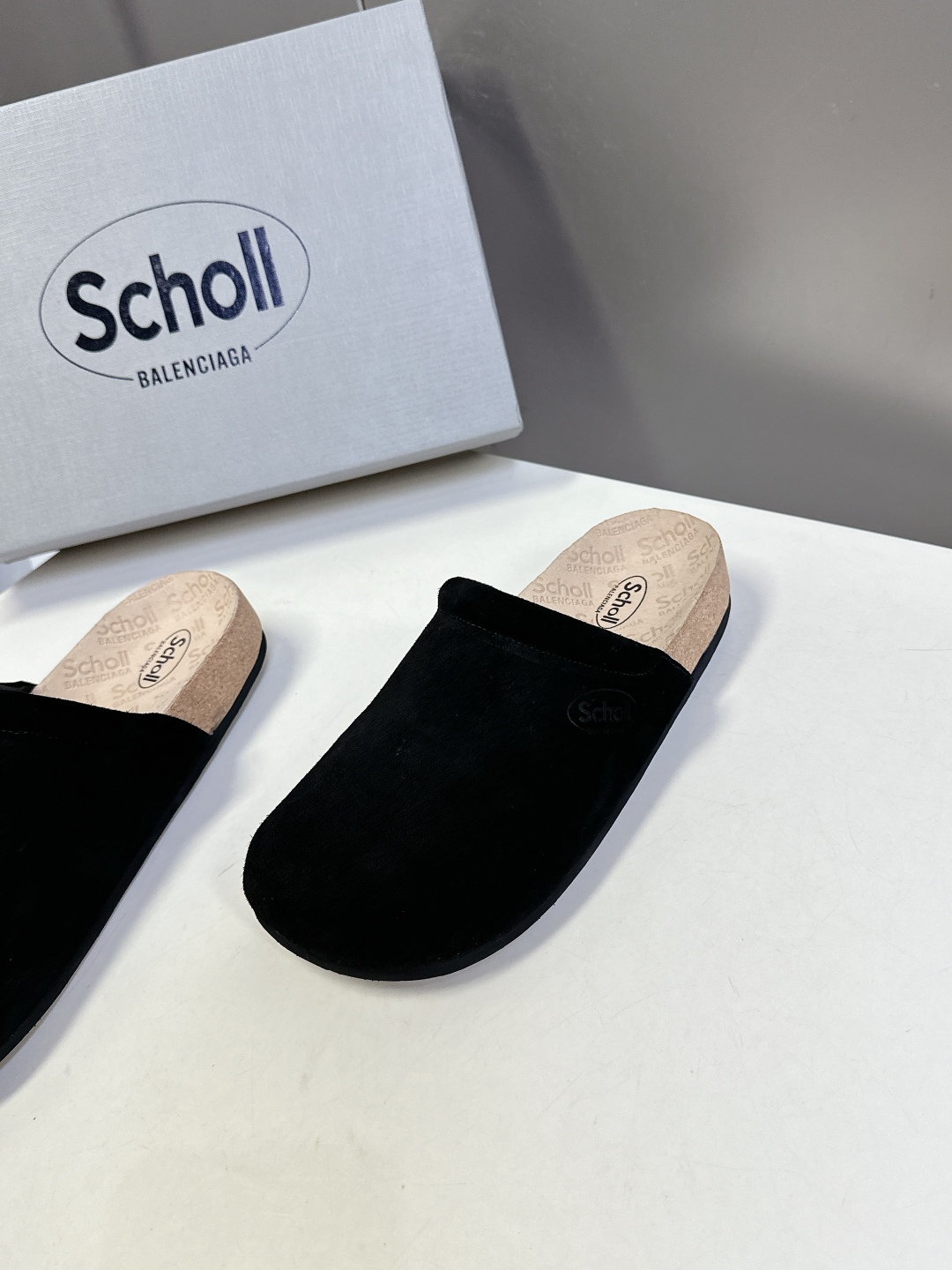 男装➕10 Balenciaga巴黎世家 X Scholl联名款木塞底勃肯情侣款拖鞋 凉鞋
   以巴黎