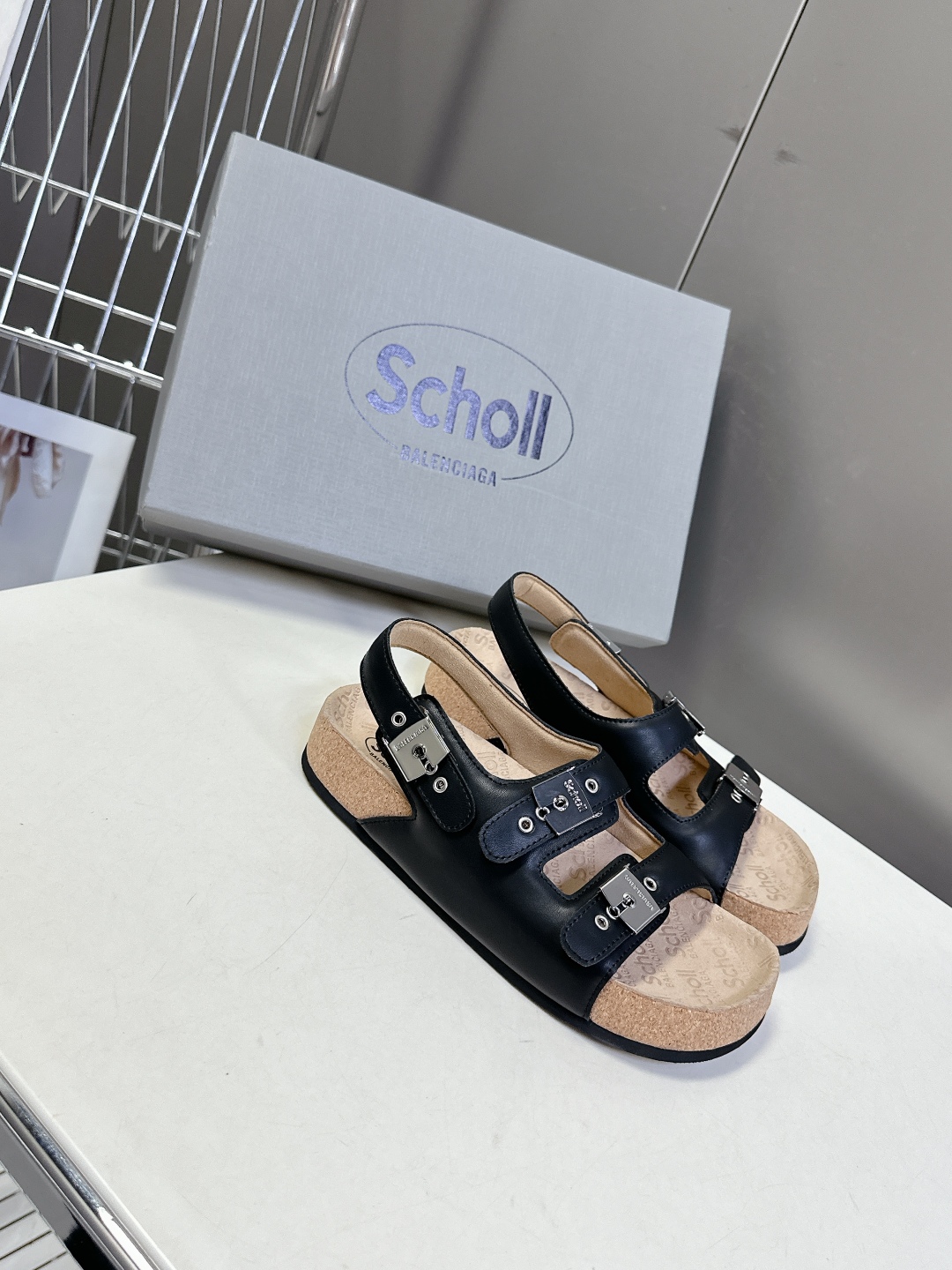 男装➕10 Balenciaga巴黎世家 X Scholl联名款木塞底勃肯情侣款拖鞋 凉鞋
   以巴