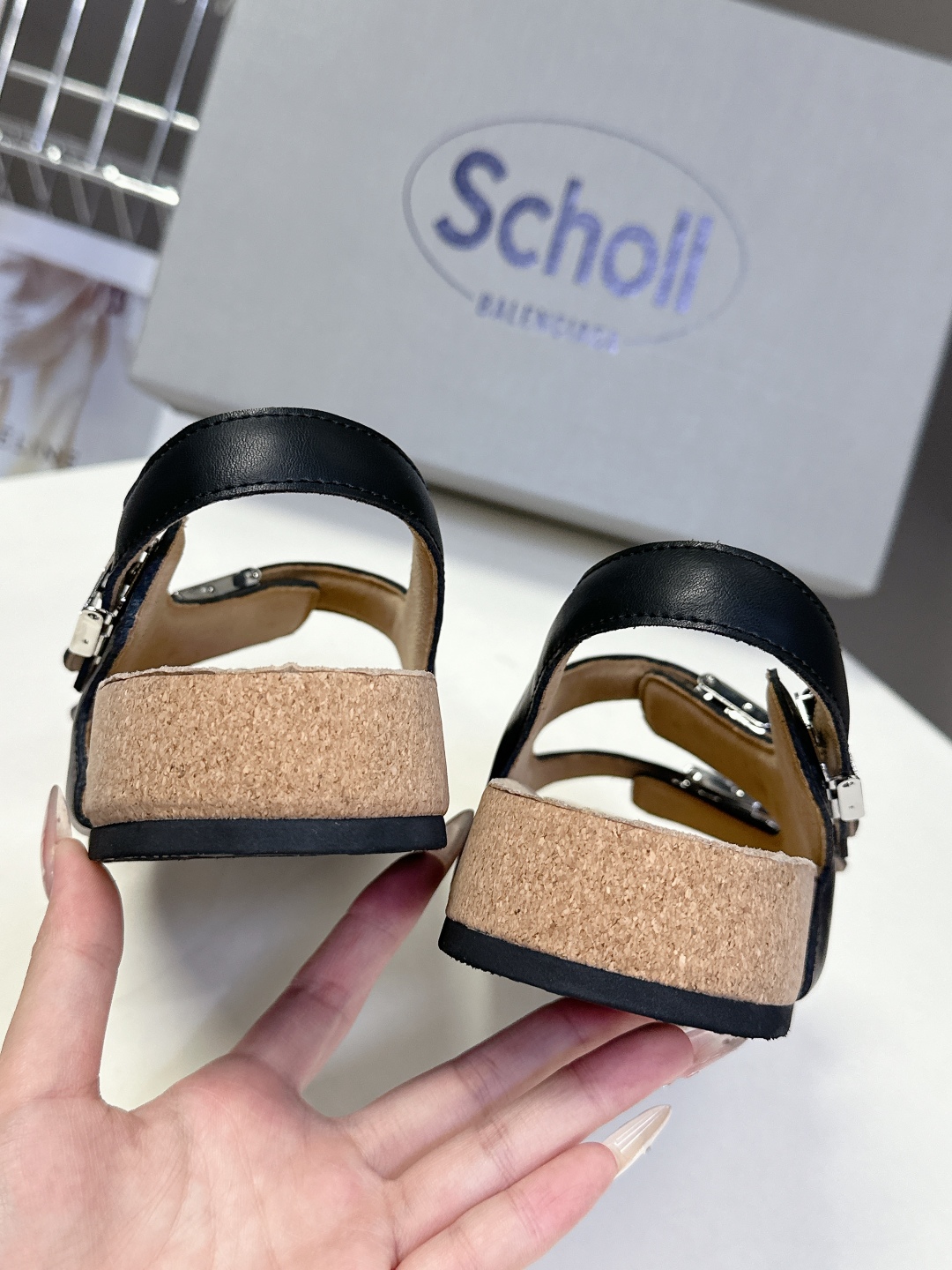  男装➕10 Balenciaga巴黎世家 X Scholl联名款木塞底勃肯情侣款拖鞋 凉鞋
   以巴