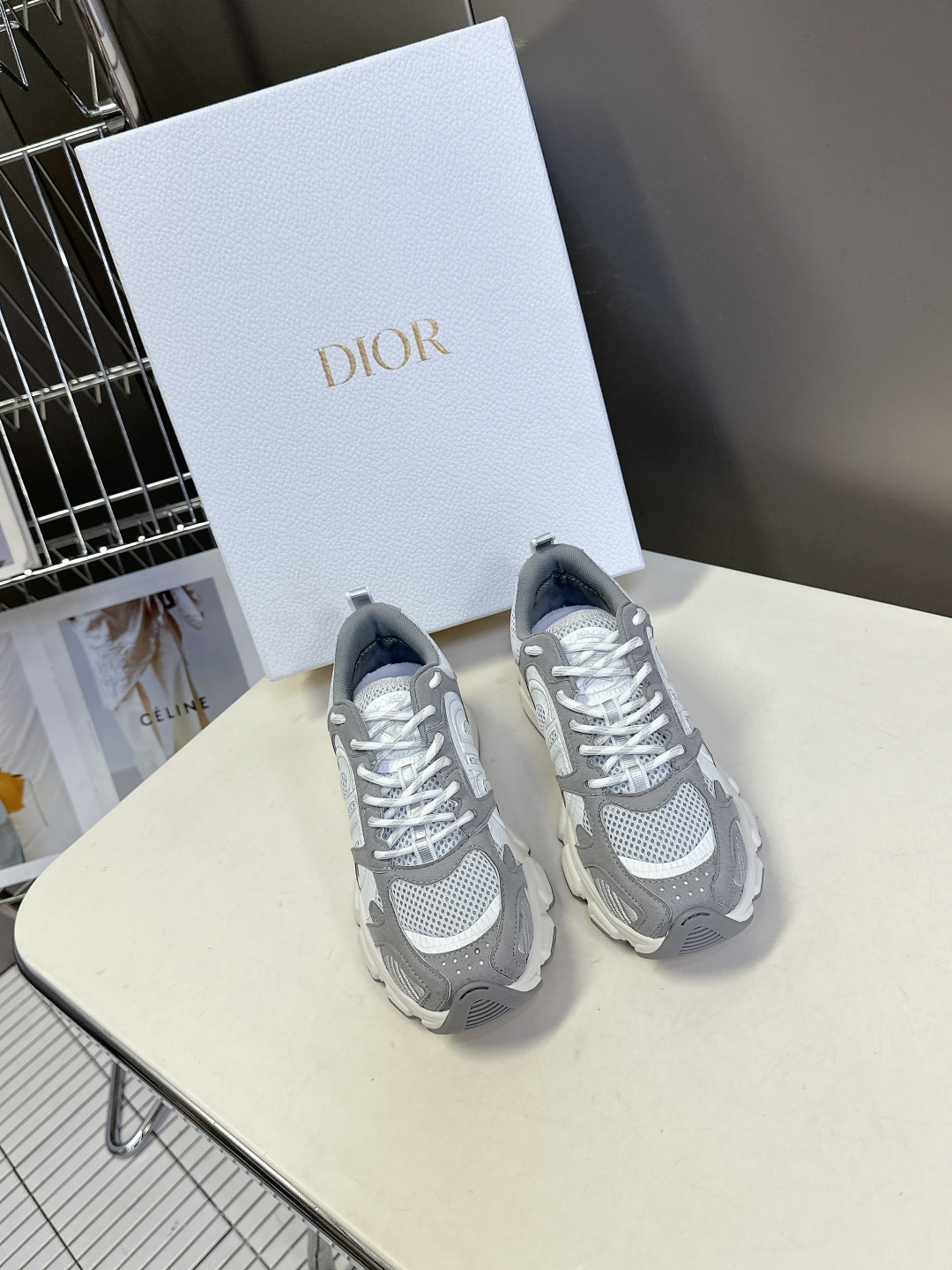  Dior迪奥Chrono系列运动鞋
太古汇RMB9200购入开发 这款Dior chrono运动鞋延续