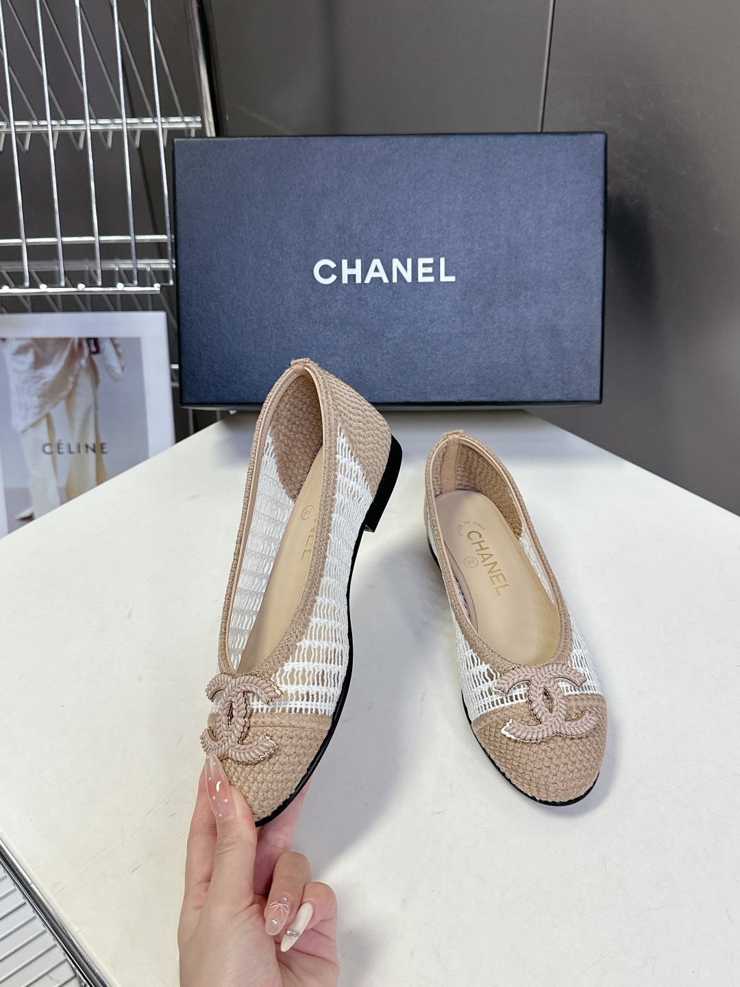  CHANEL香奈儿经典芭蕾舞单鞋                         超经典的鞋型设计 永