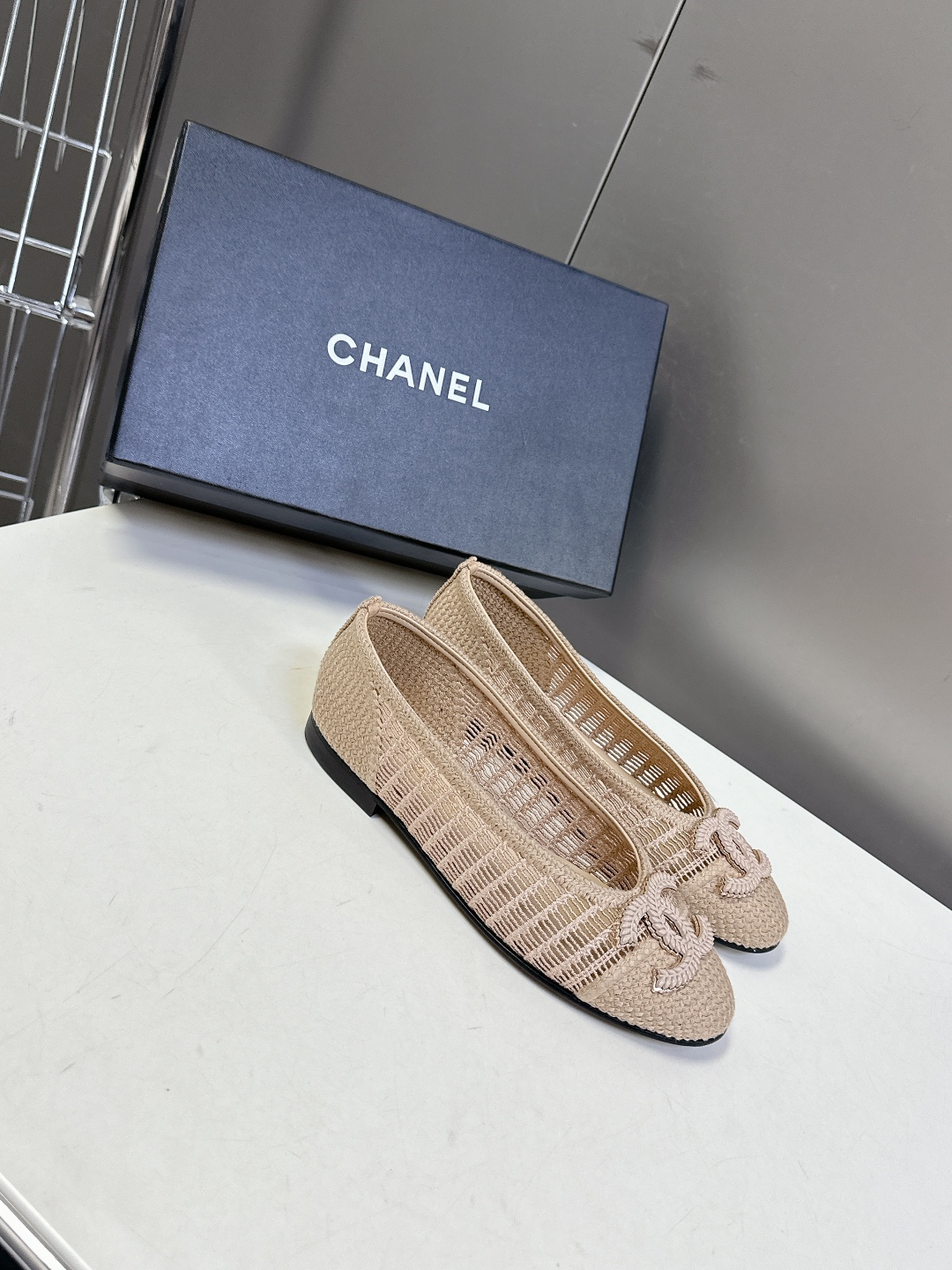  CHANEL香奈儿经典芭蕾舞单鞋                         超经典的鞋型设计 永