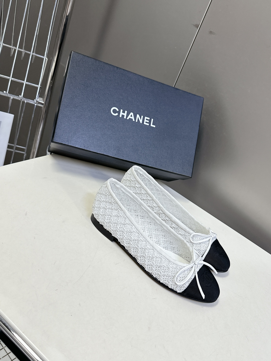  CHANEL香奈儿经典芭蕾舞单鞋                         超经典的鞋型设计 永
