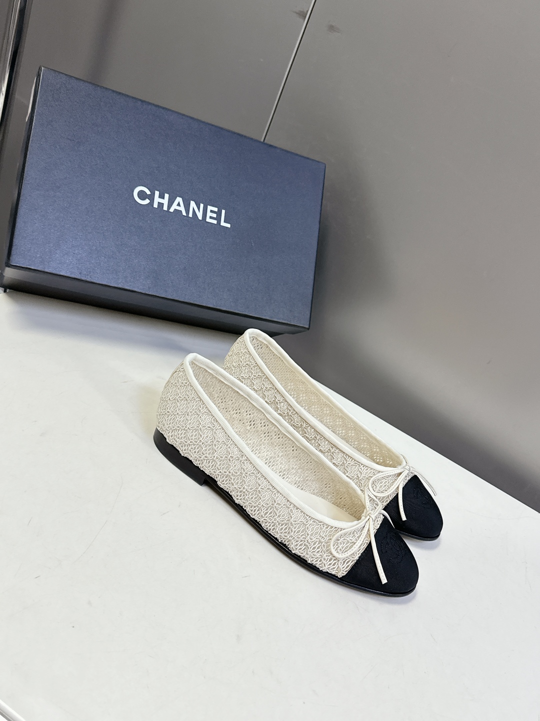  CHANEL香奈儿经典芭蕾舞单鞋                         超经典的鞋型设计 永