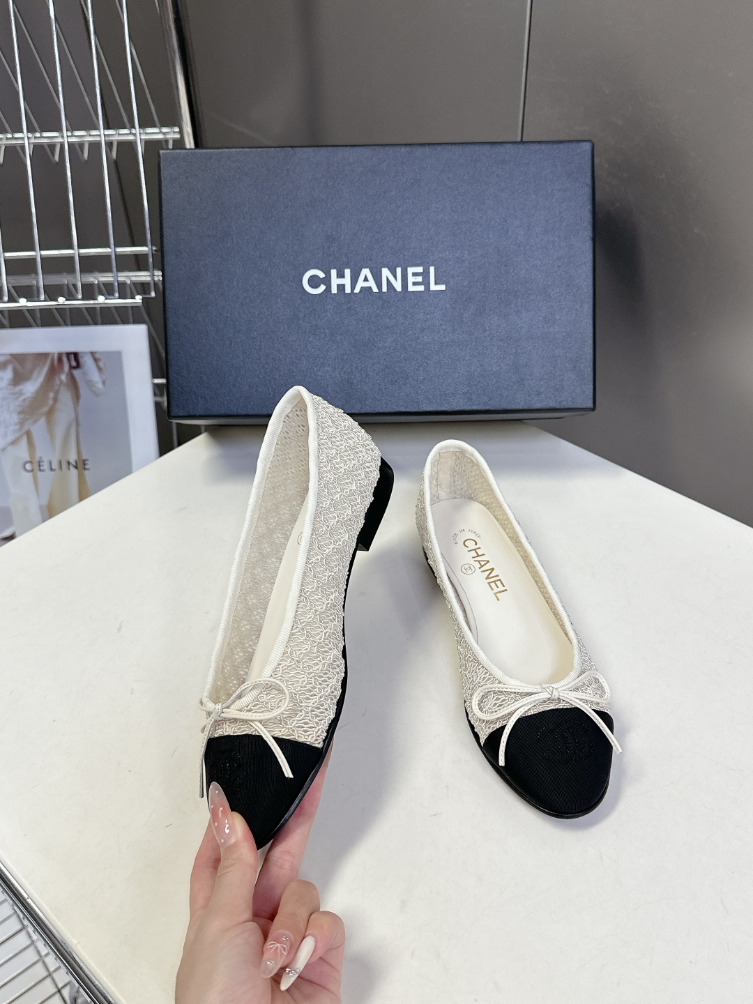  CHANEL香奈儿经典芭蕾舞单鞋                         超经典的鞋型设计 永