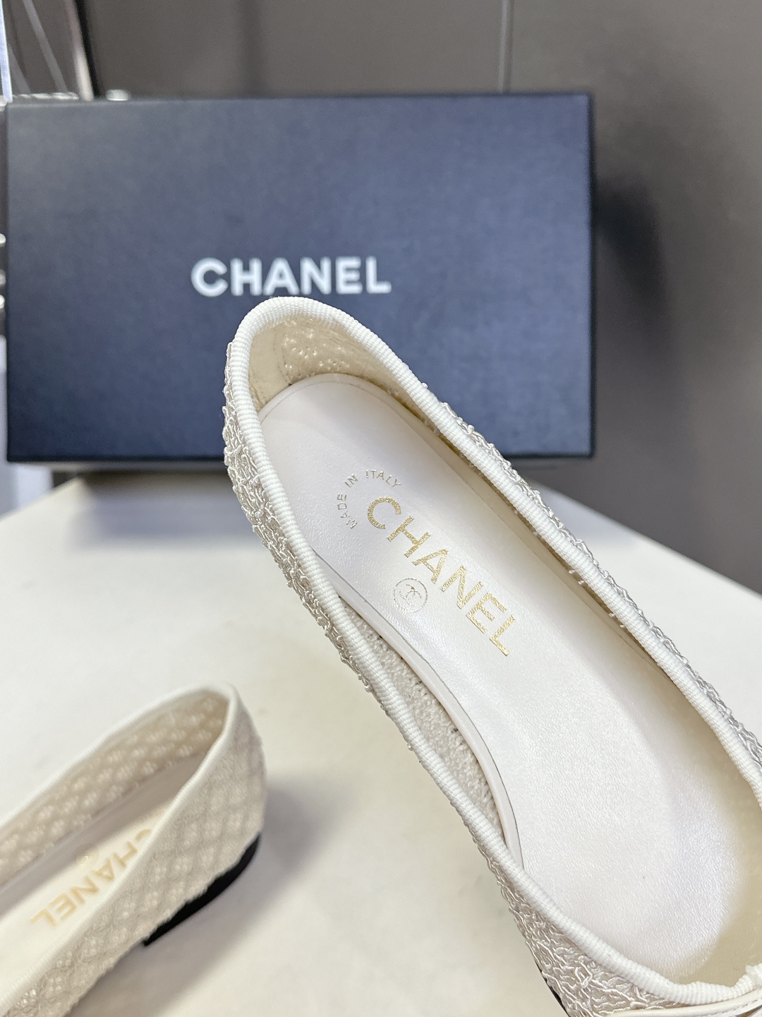  CHANEL香奈儿经典芭蕾舞单鞋                         超经典的鞋型设计 永