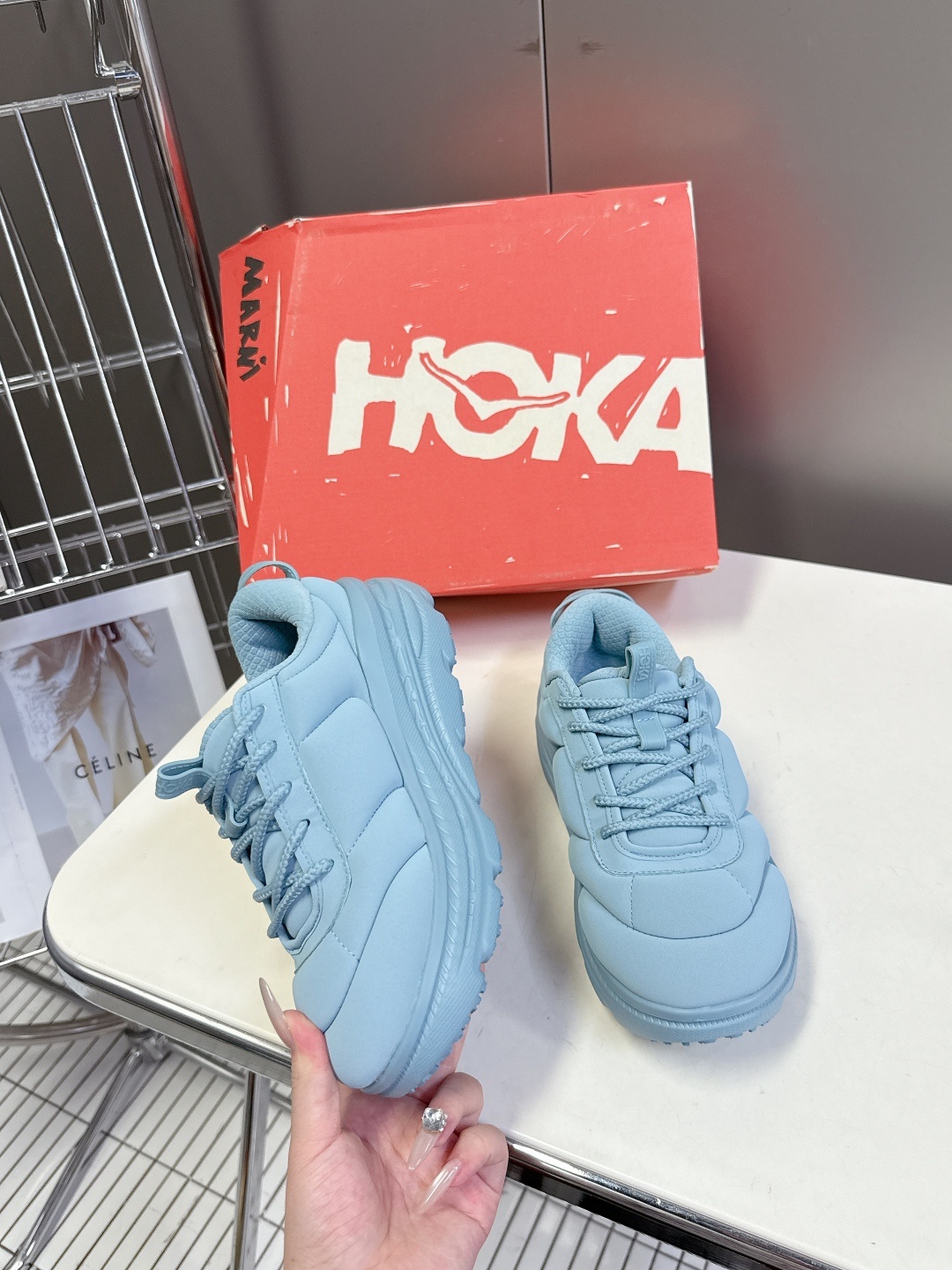 MARNI玛尼 x HOKA 泡芙面包鞋 运动鞋 向来以大胆前卫设计美学见称的 Marni,创意总监