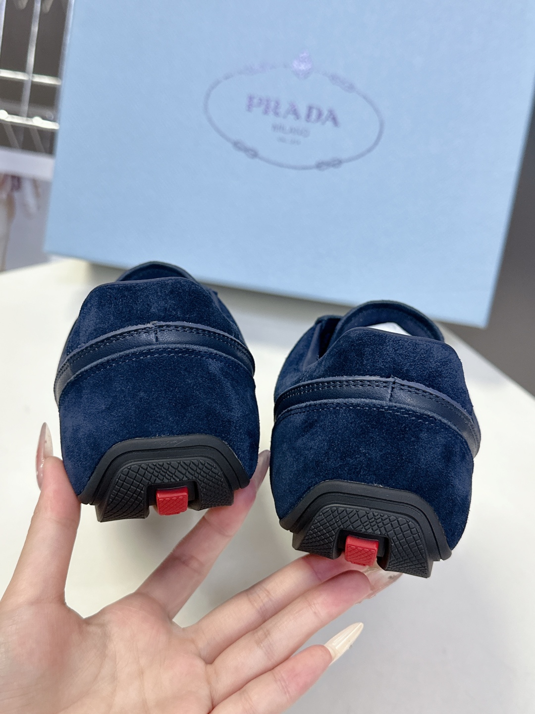 男装➕10 PRADA普拉达最新款复古情侣款 德训鞋
  超多明星时尚博主种草 走秀款 复古感时髦满满 
