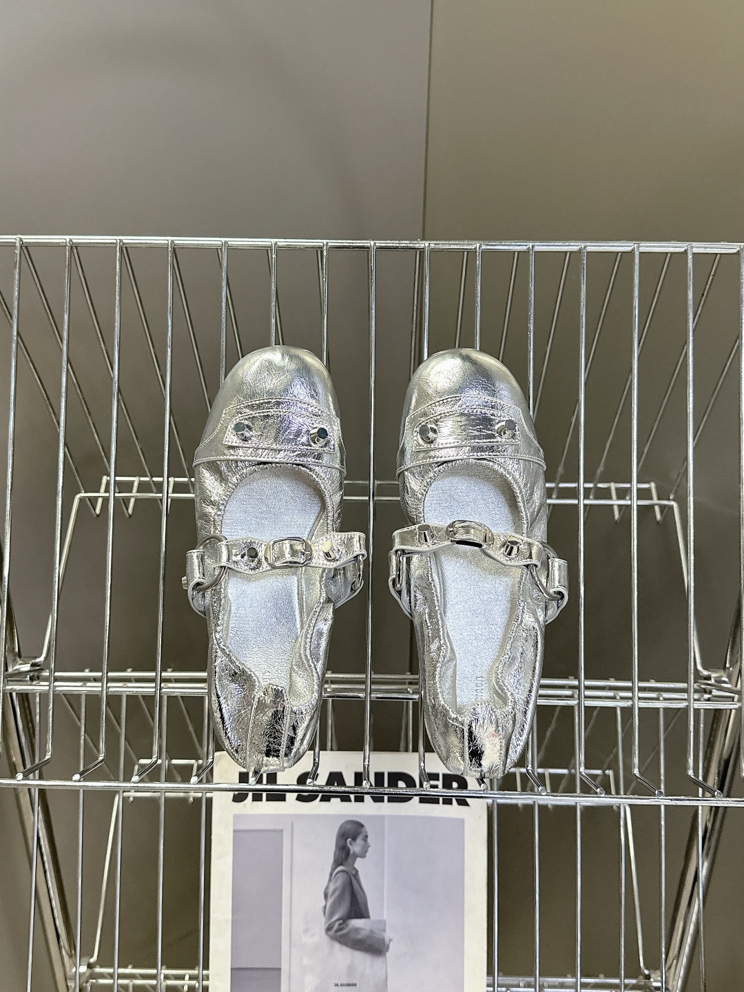  Balenciaga巴黎世家最新款芭蕾舞鞋                              