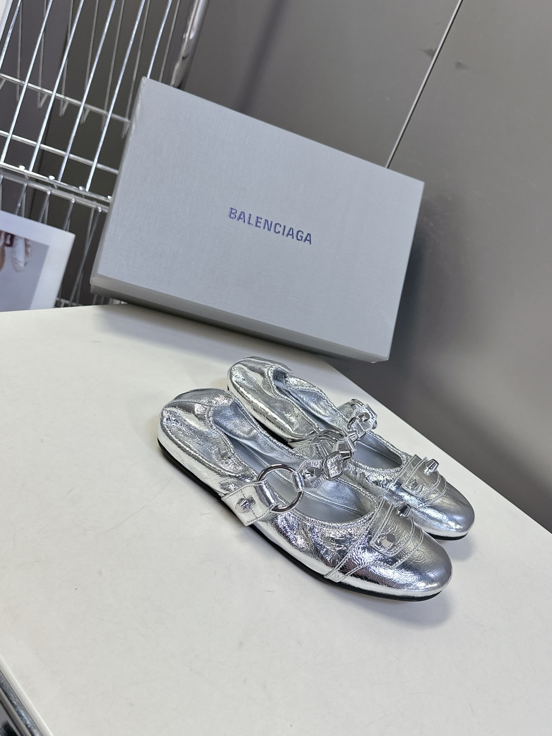  Balenciaga巴黎世家最新款芭蕾舞鞋                              