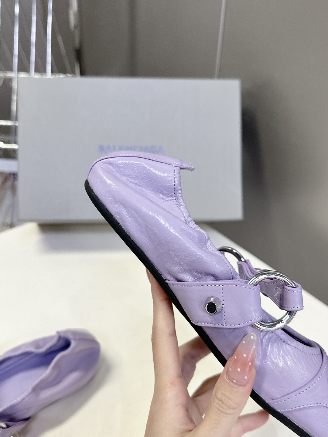  Balenciaga巴黎世家最新款芭蕾舞鞋                              