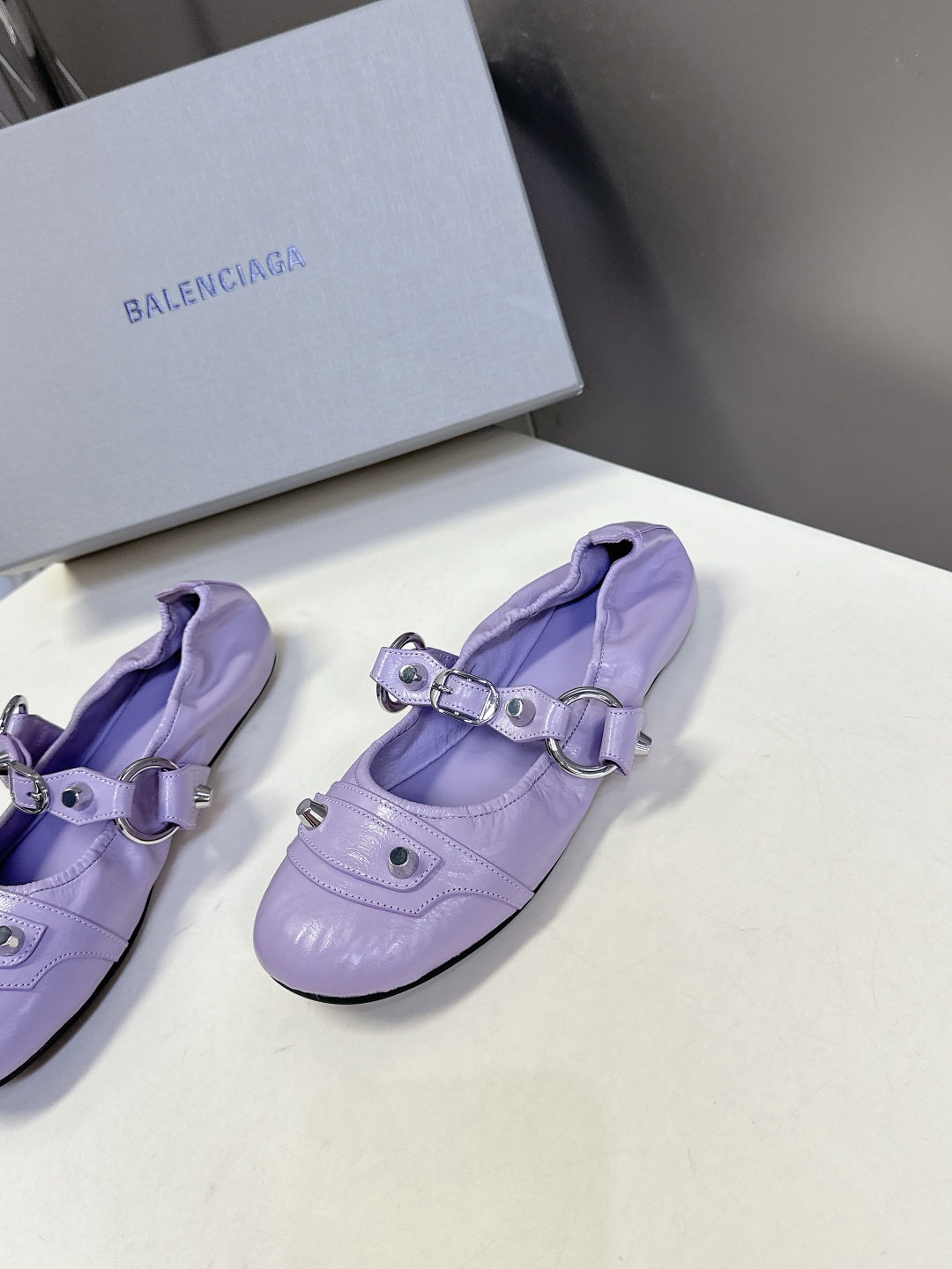  Balenciaga巴黎世家最新款芭蕾舞鞋                              