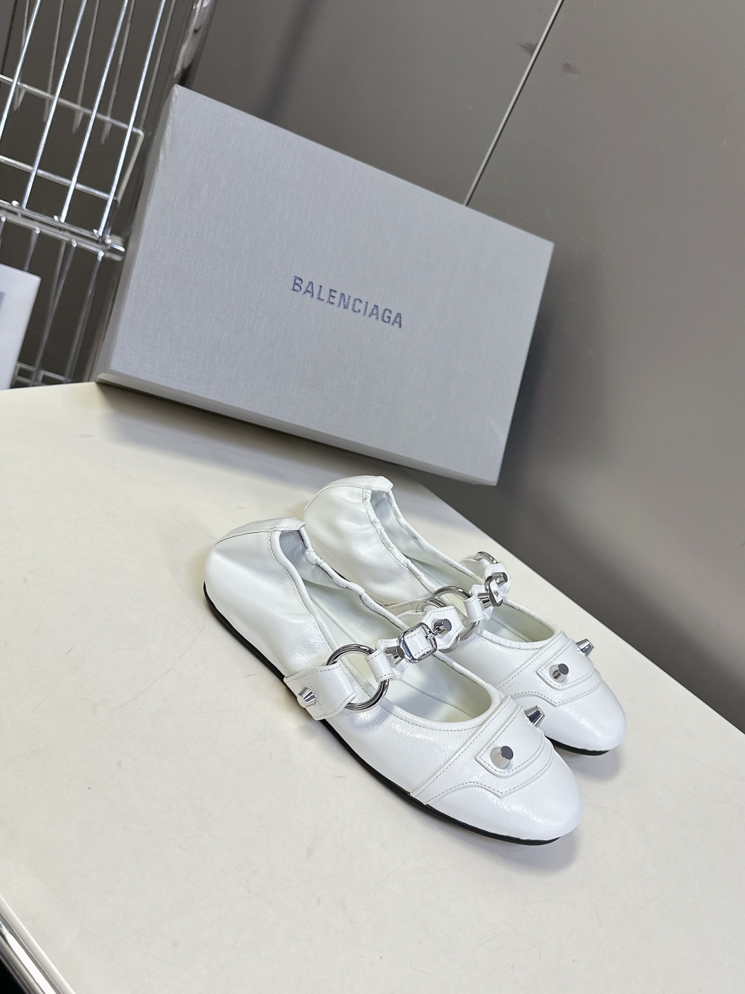  Balenciaga巴黎世家最新款芭蕾舞鞋                              