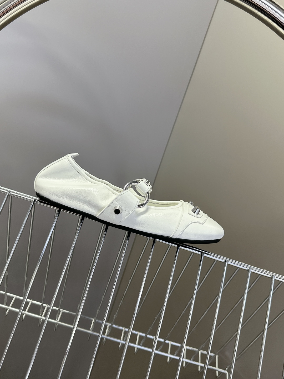  Balenciaga巴黎世家最新款芭蕾舞鞋                              