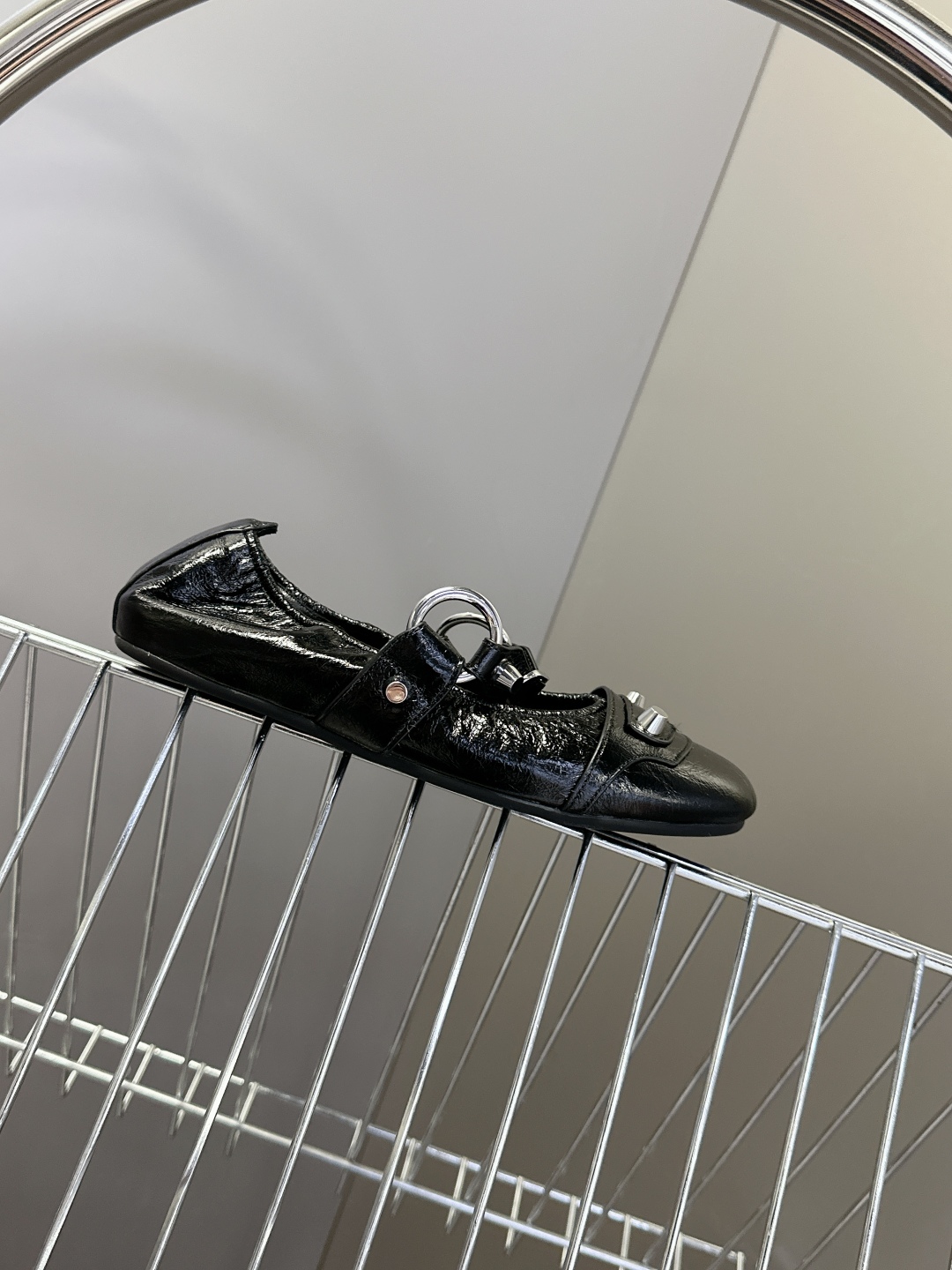  Balenciaga巴黎世家最新款芭蕾舞鞋                              