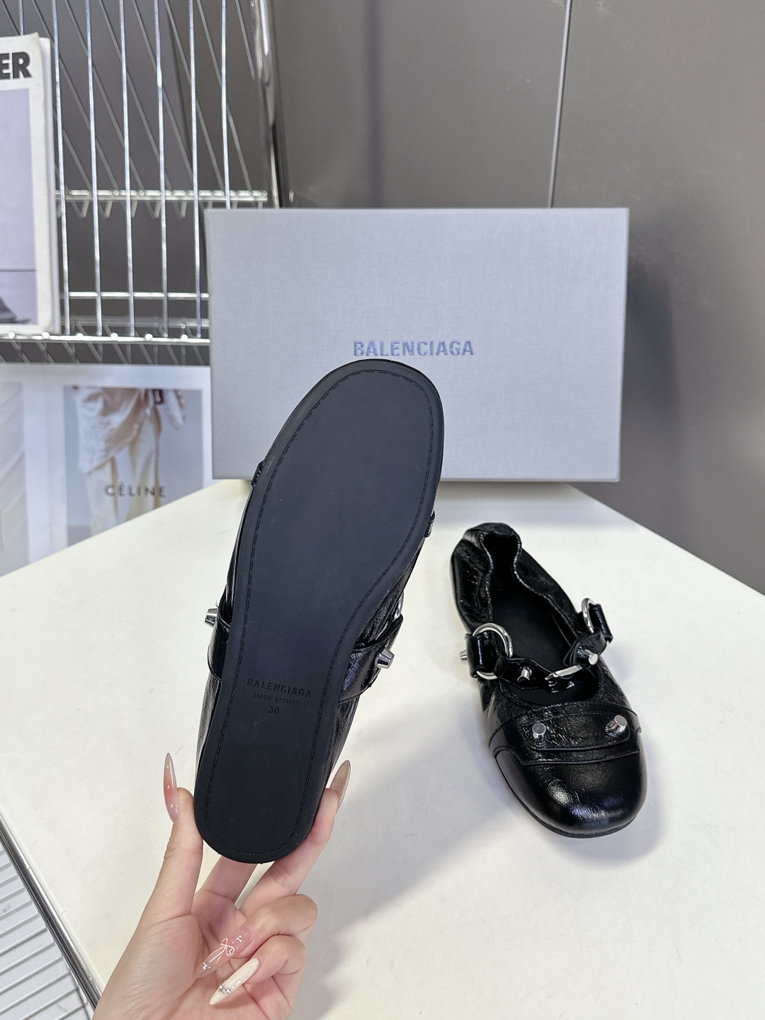  Balenciaga巴黎世家最新款芭蕾舞鞋                              