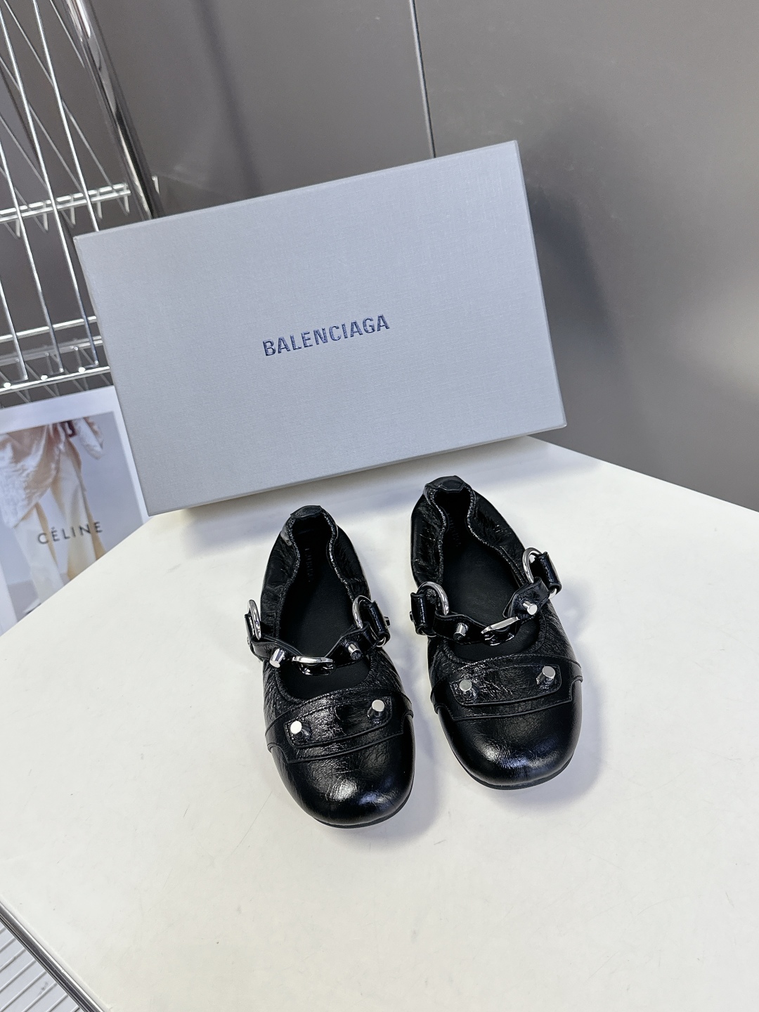  Balenciaga巴黎世家最新款芭蕾舞鞋                              