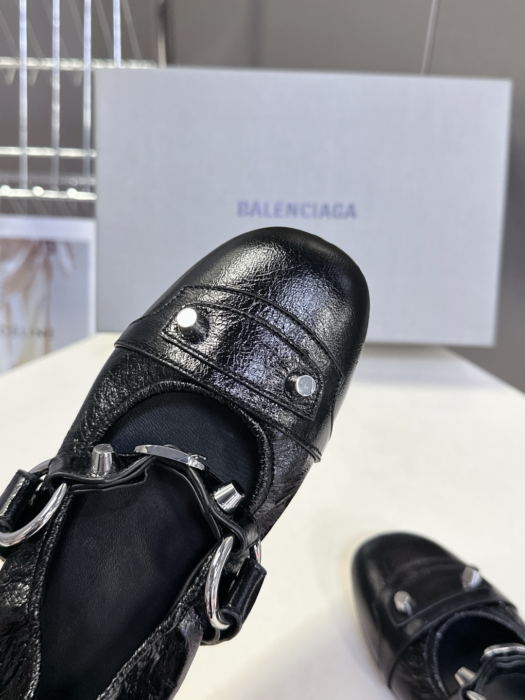  Balenciaga巴黎世家最新款芭蕾舞鞋                              