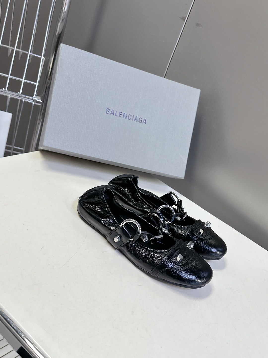  Balenciaga巴黎世家最新款芭蕾舞鞋                              